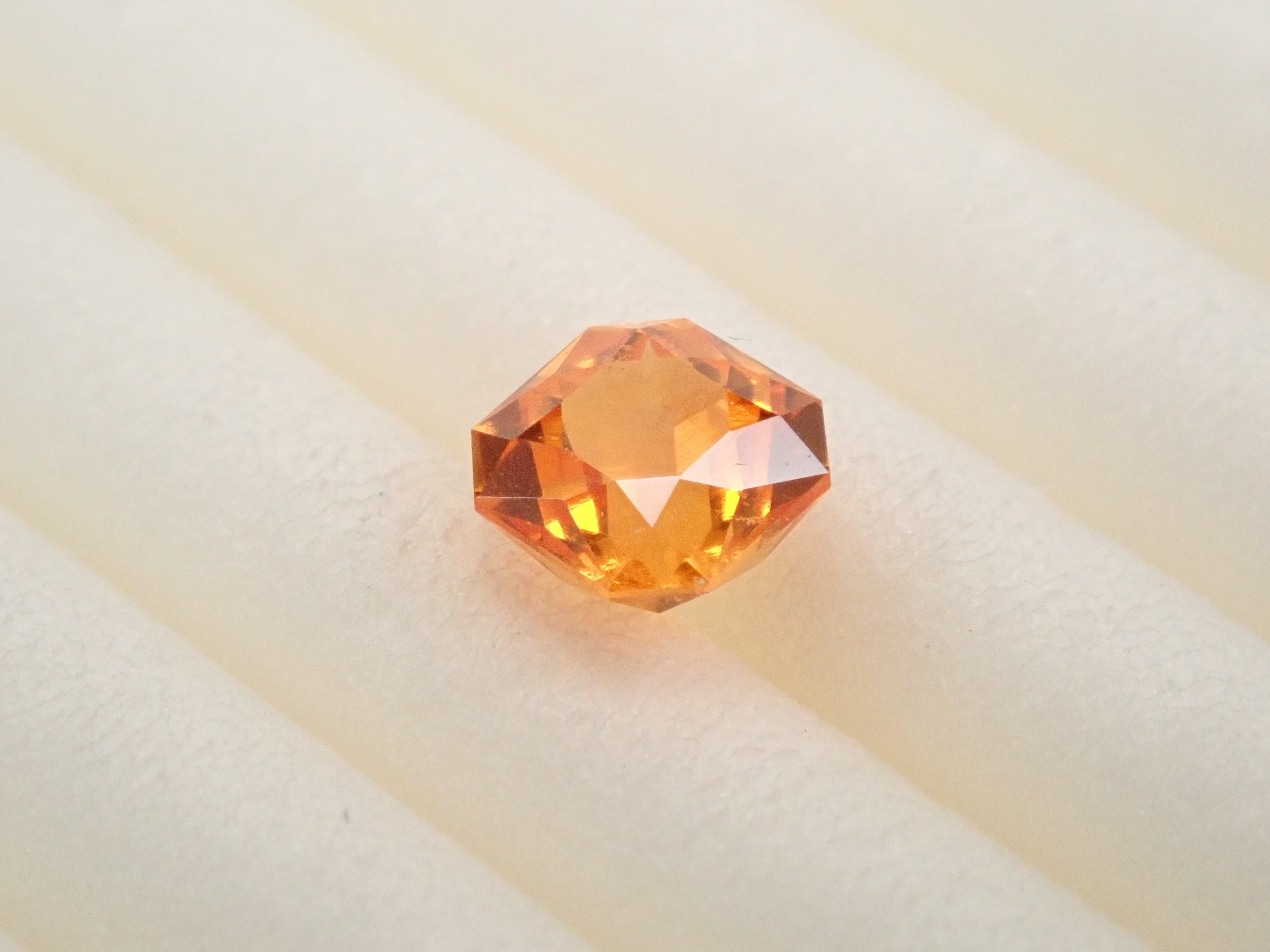 [On Sale at 10 PM on January 29th] Tanzanian Mandarin Garnet 0.352ct Loose Stone