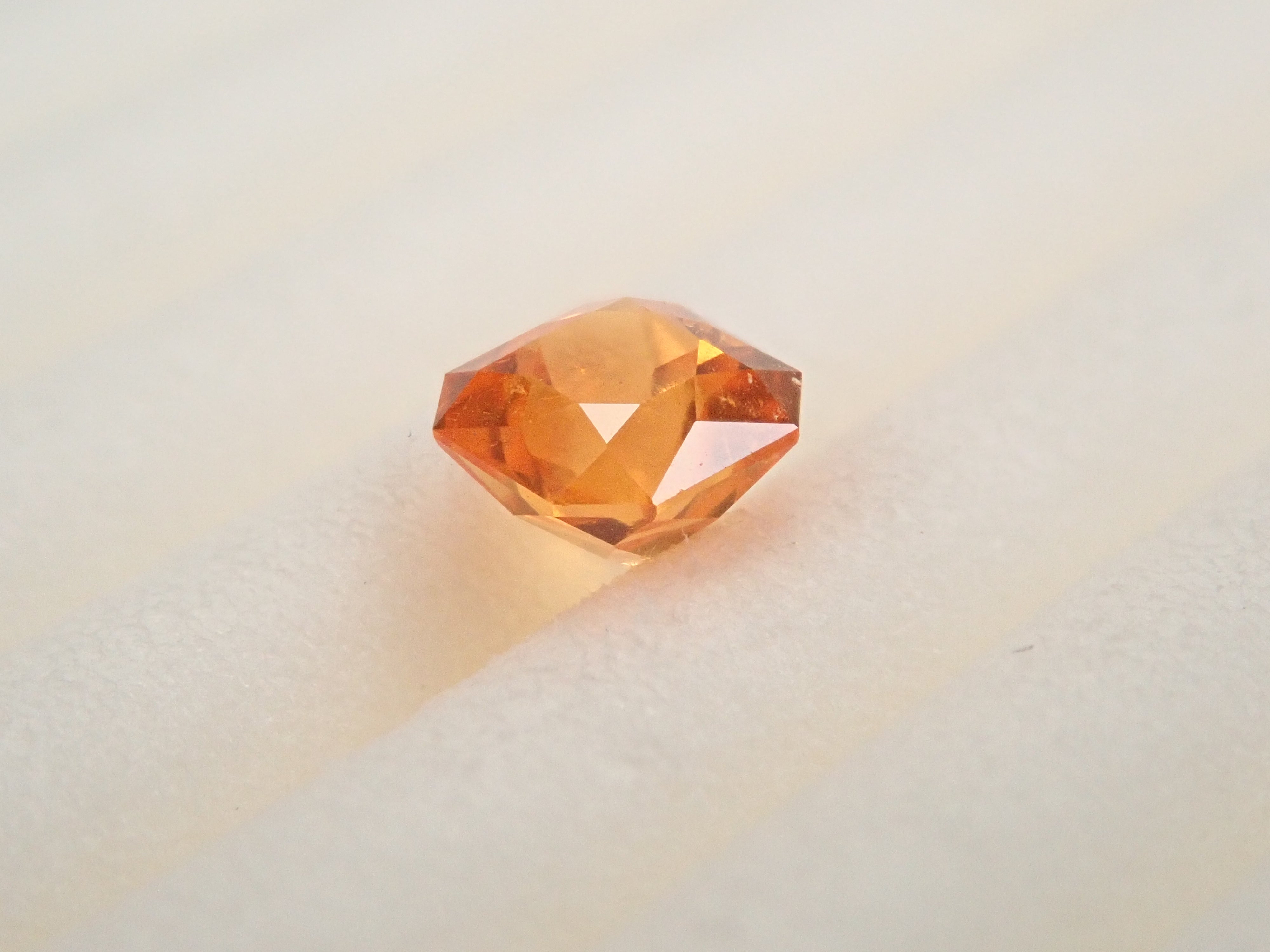 12559877掲載】タンザニア産マンダリンガーネット 0.352ctルース