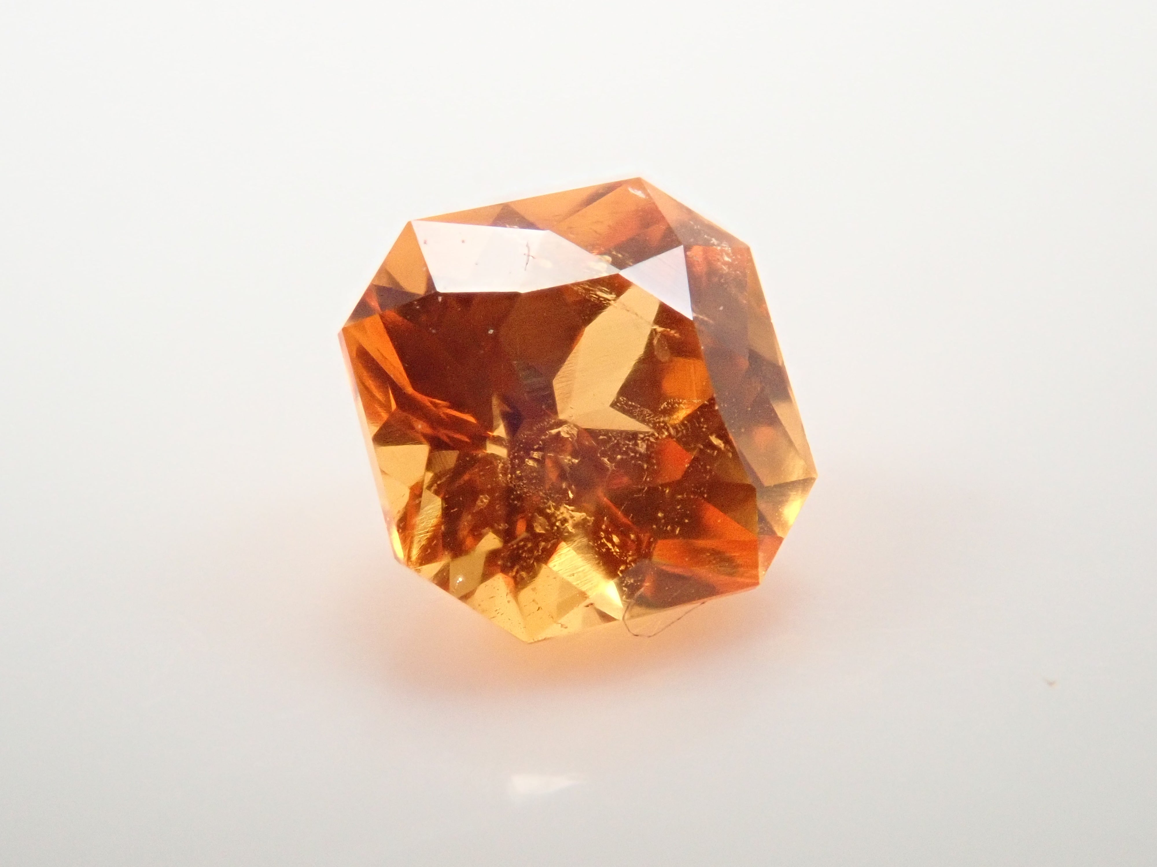 マンダリンガーネット　結晶　原石　鉱物標本　タンザニアLoliondo産　宝石質 マンダリンガーネット 結晶 原石 鉱物標本 タンザニアLoliondo産 宝石