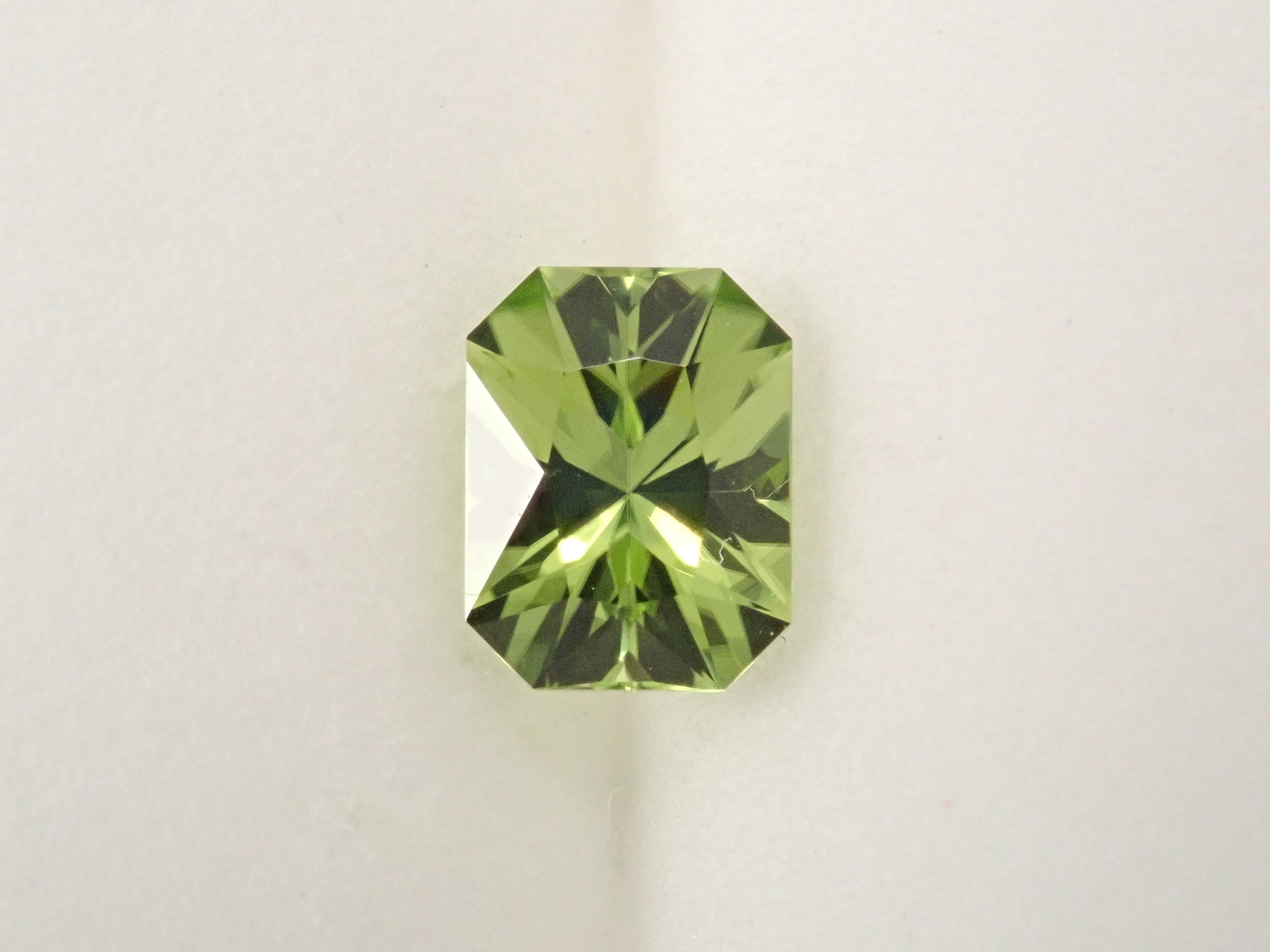 [On Sale at 10 PM on January 27th] American Peridot 0.969ct Loose Stone