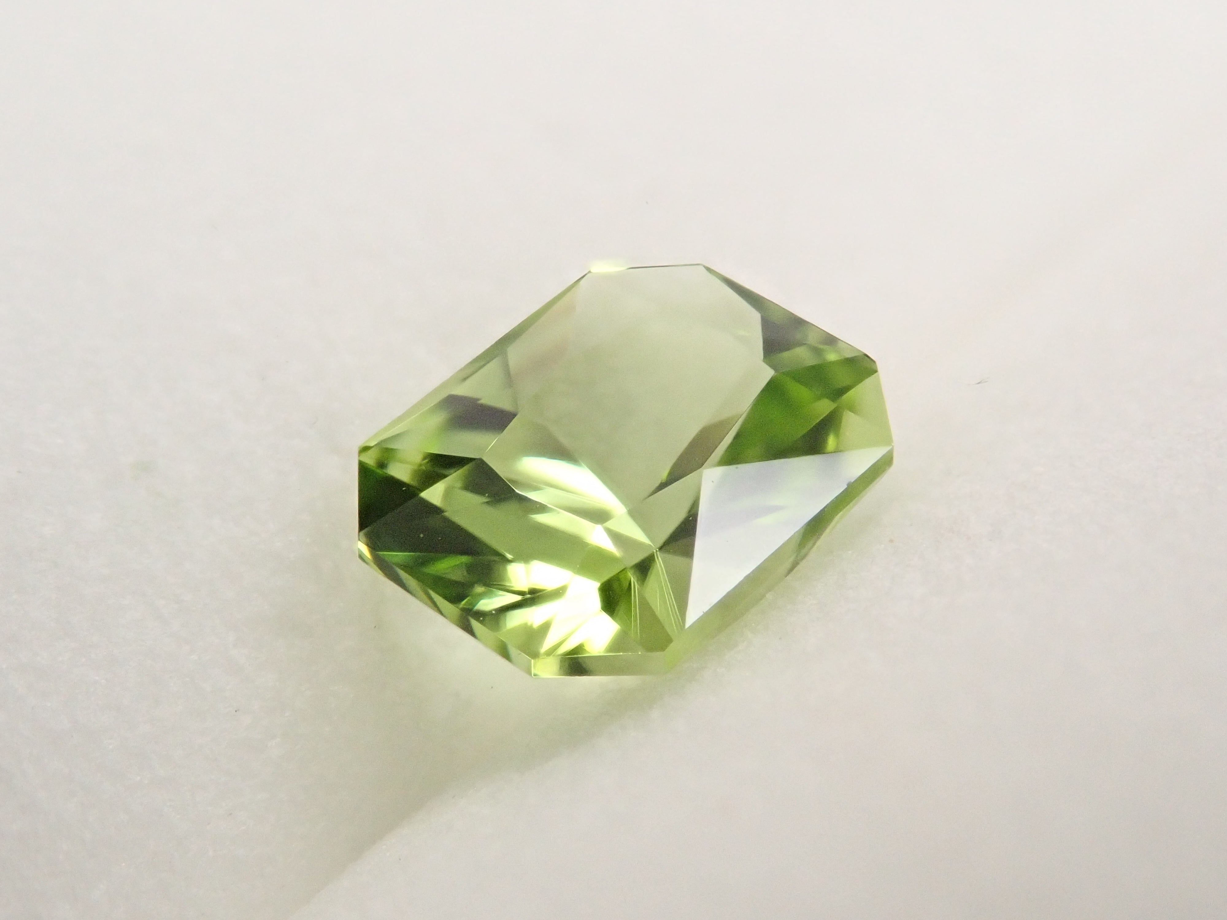 [On Sale at 10 PM on January 27th] American Peridot 0.969ct Loose Stone