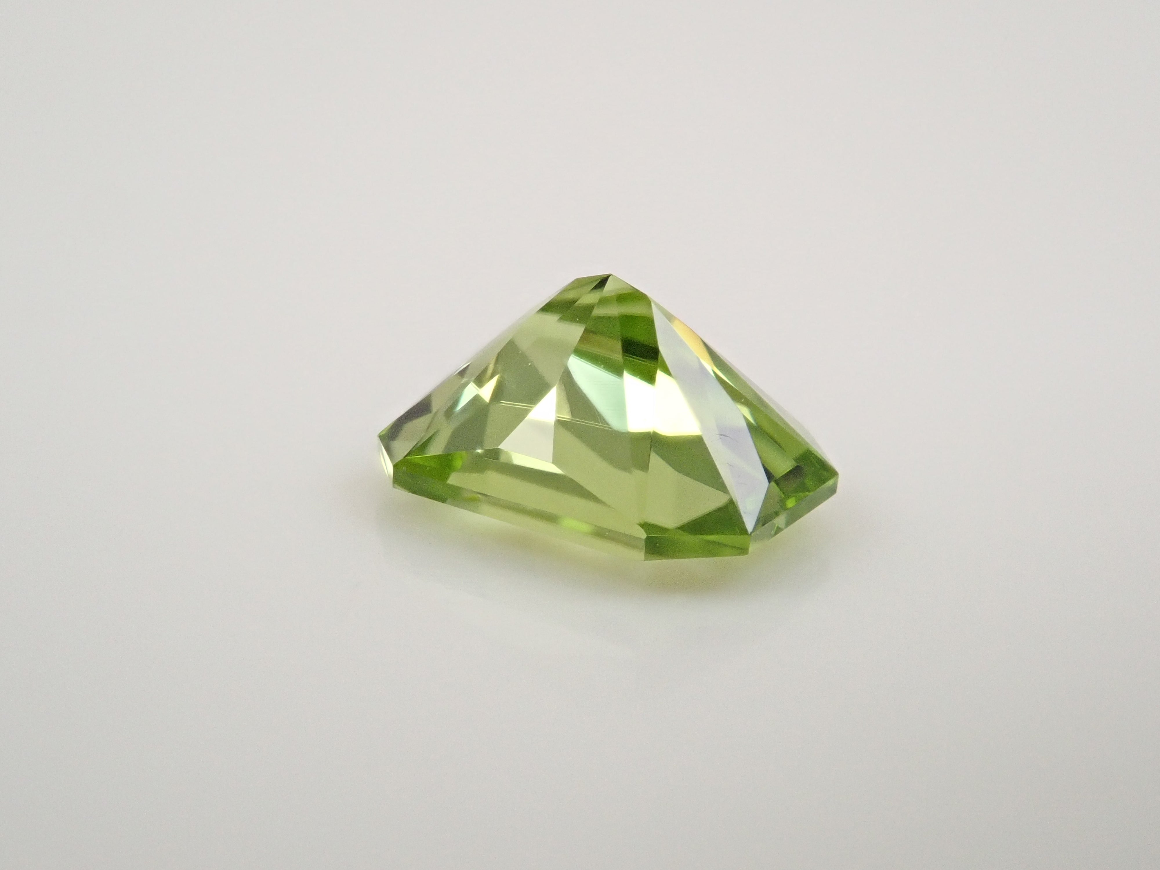 [On Sale at 10 PM on January 27th] American Peridot 0.969ct Loose Stone