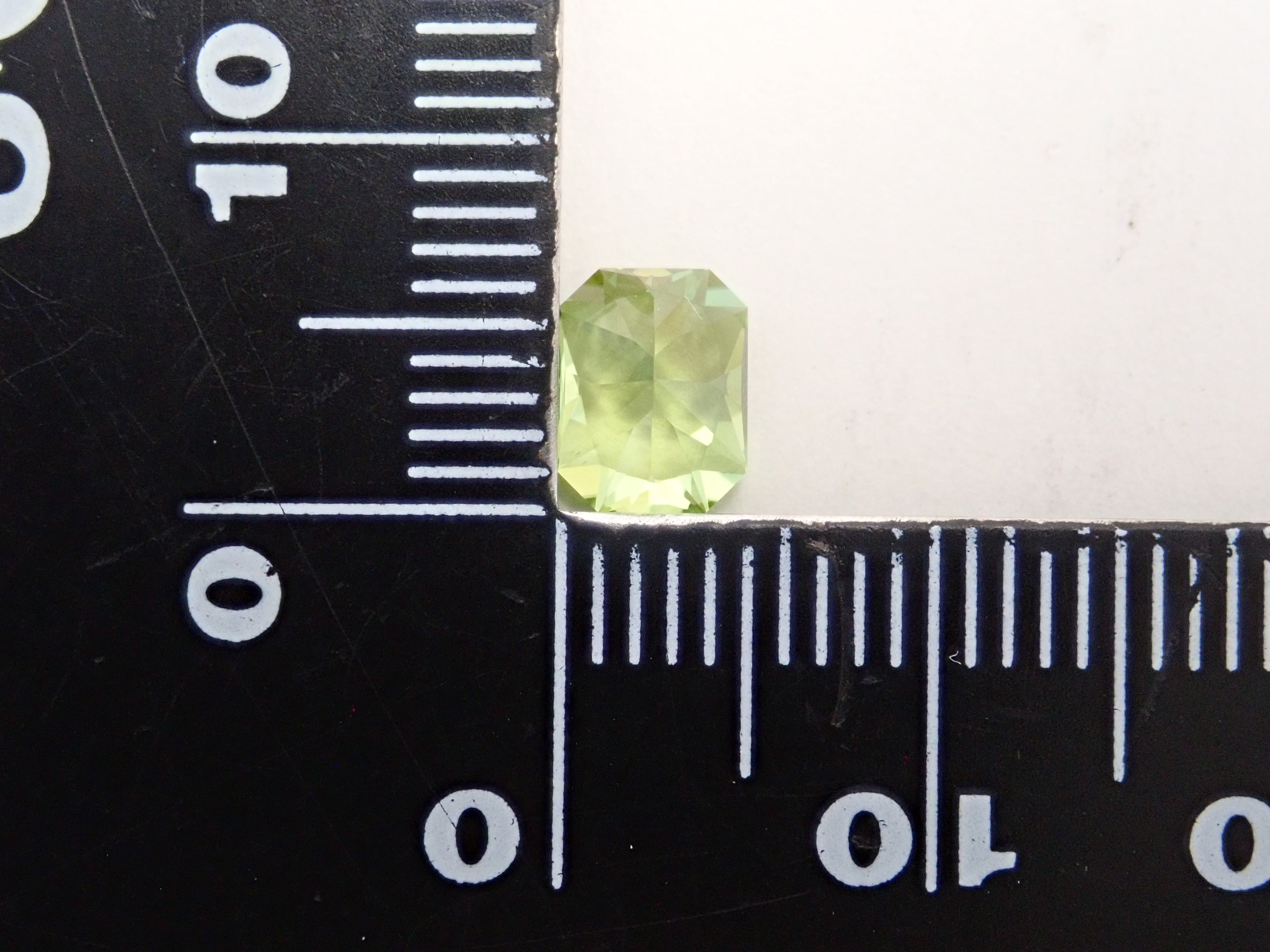 [On Sale at 10 PM on January 27th] American Peridot 0.969ct Loose Stone