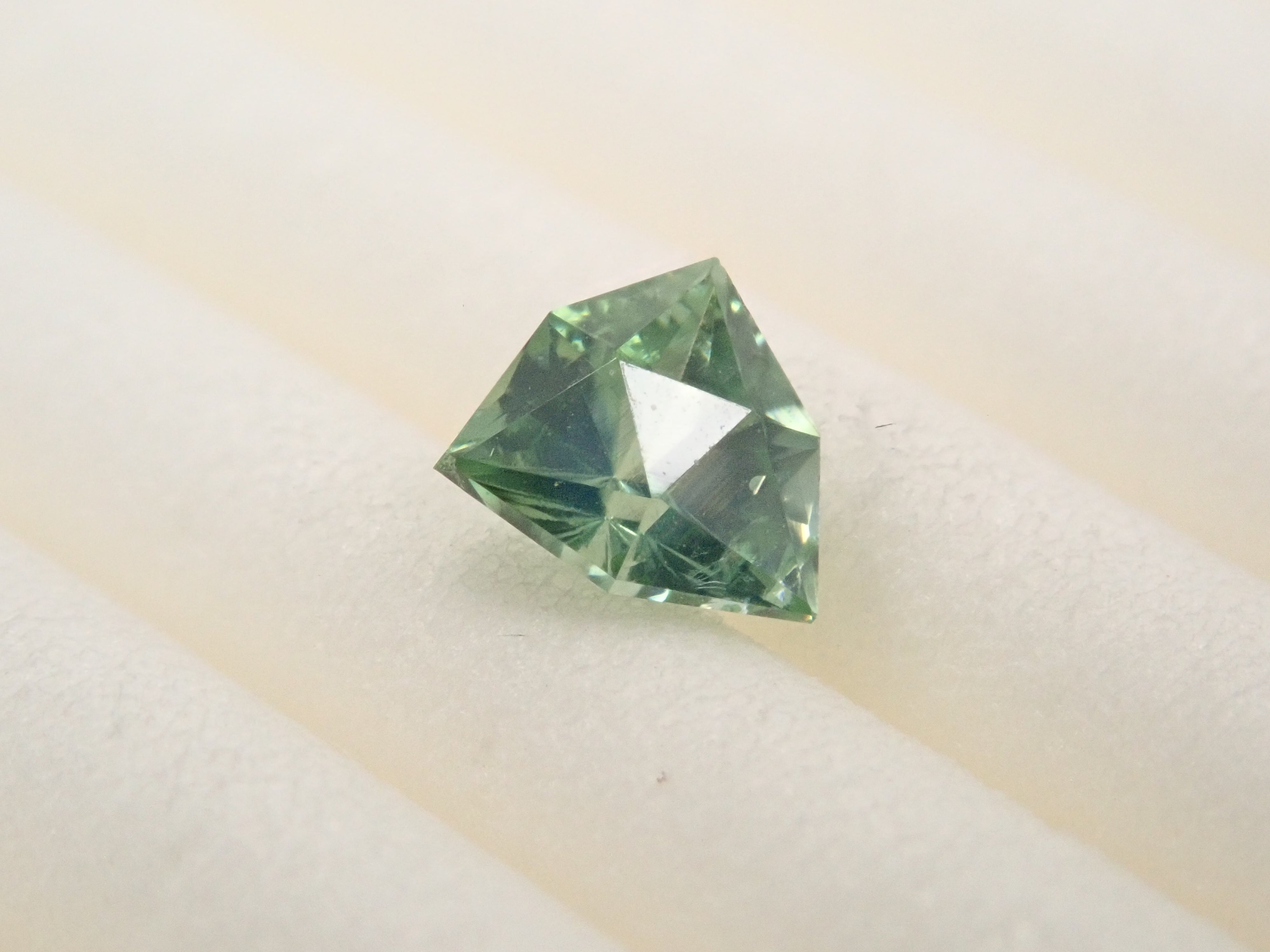 【1/27 22時販売】スリランカ産グリーンジルコン 0.312ctルース