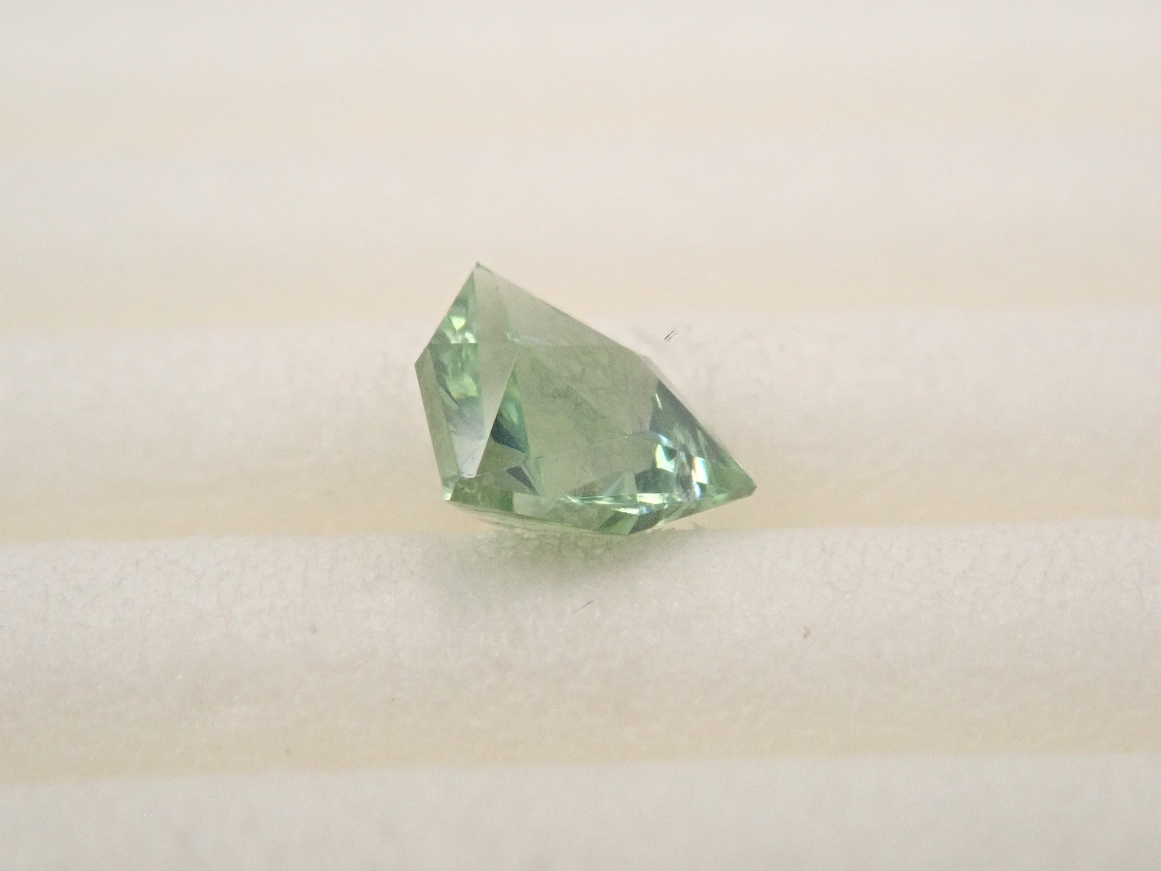 スリランカ産グリーンジルコン 0.312ctルース