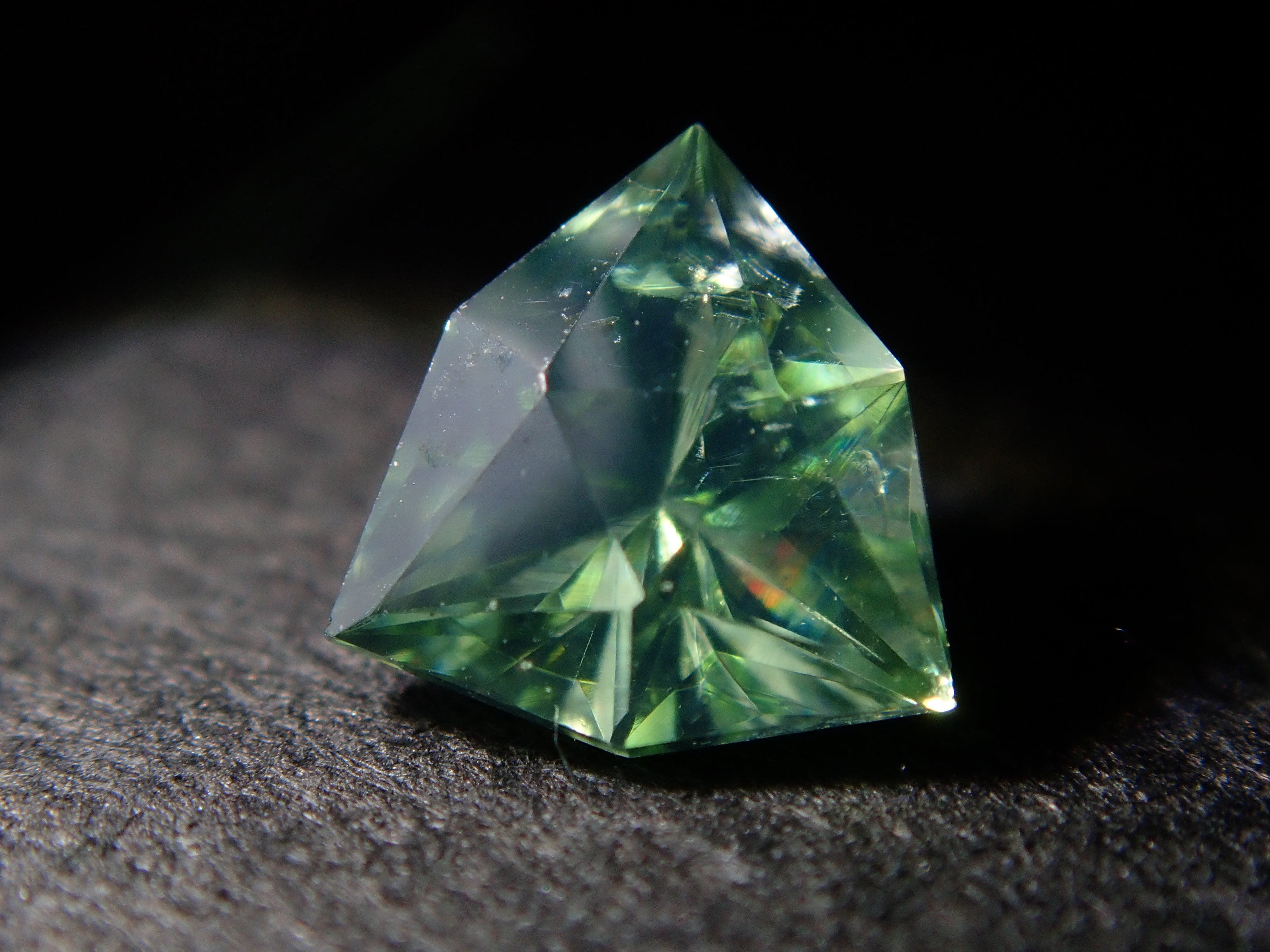Trilliant cut gemstones - Online shopping | Run by a gemologist