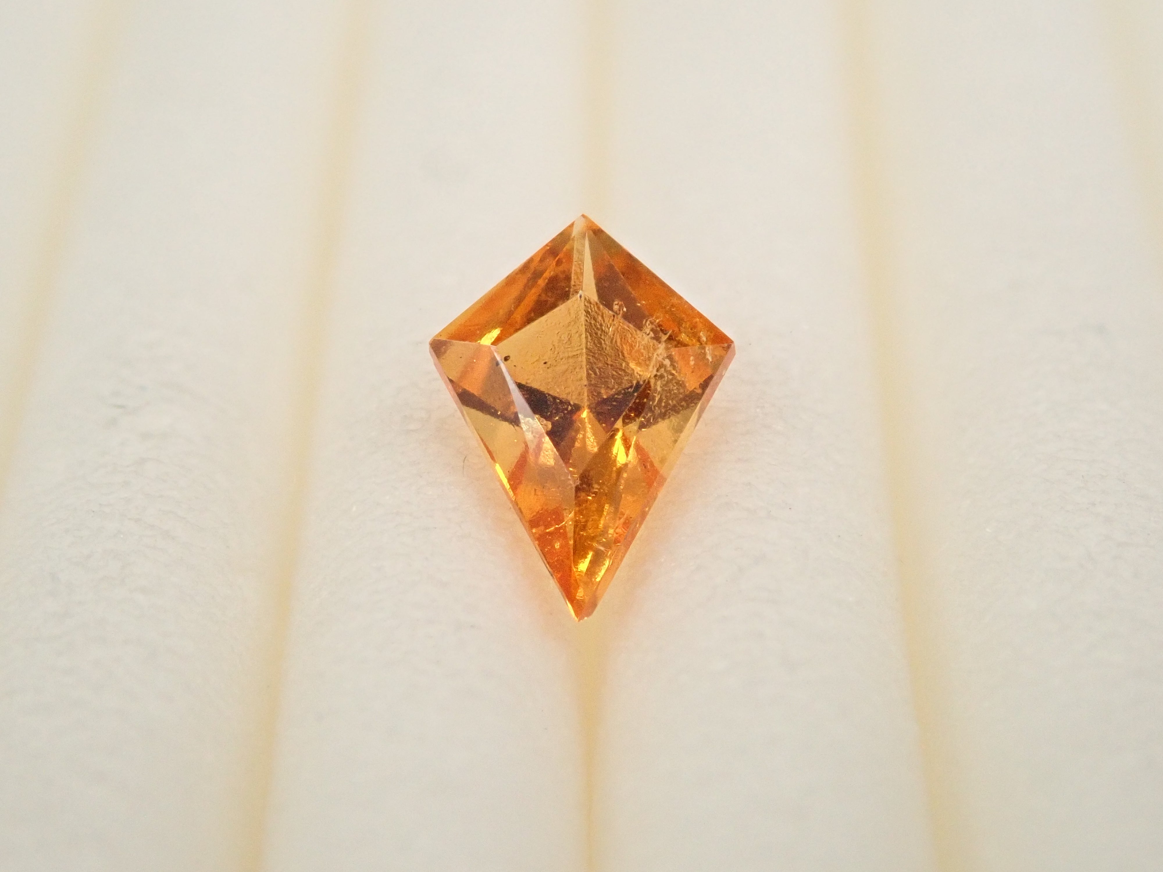 【1/25 22時販売】タンザニア産マンダリンガーネット 0.315ctルース