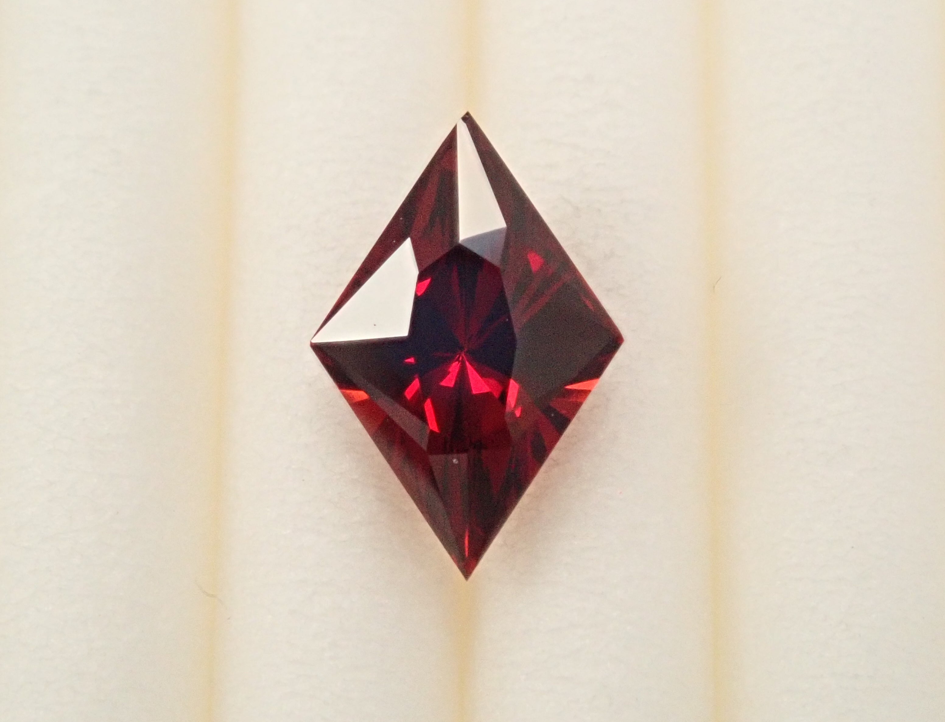 12561578] Tanzanian Almandine Garnet 0.586ct Loose Stone