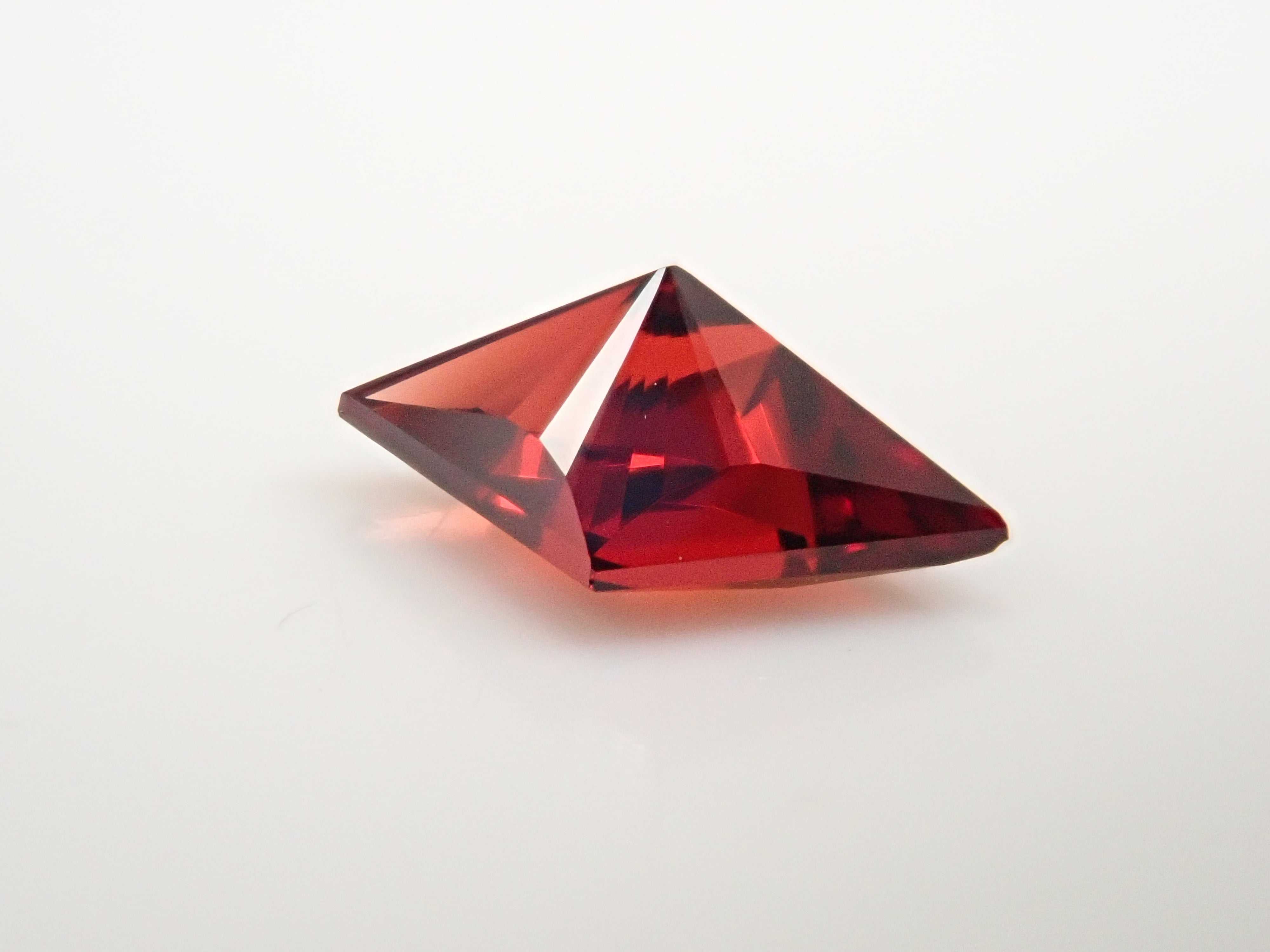 【1/24 22時販売】タンザニア産アルマンディンガーネット 0.586ctルース