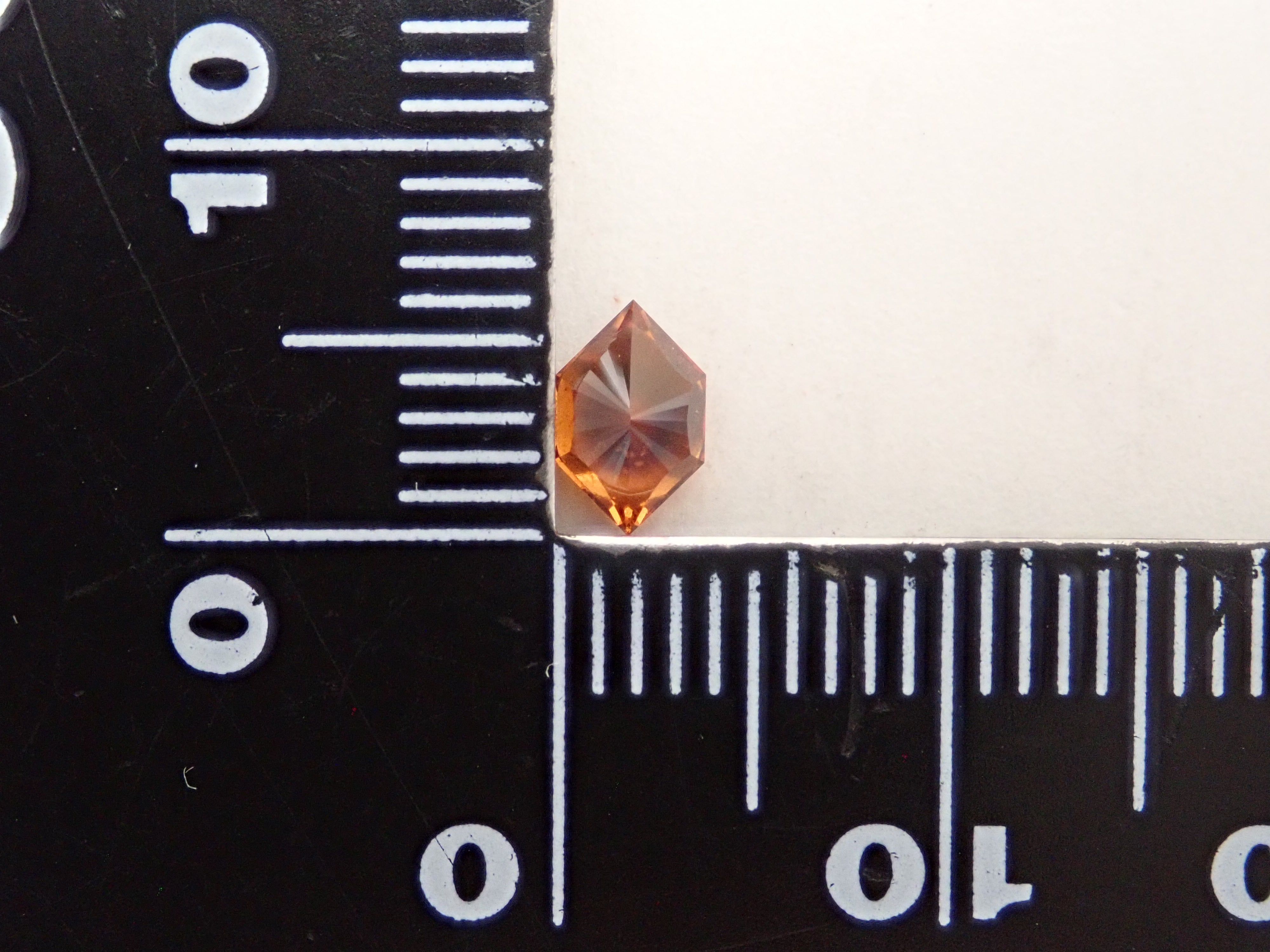 【1/24 22時販売】スリランカ産ヘソナイトガーネット 0.530ctルース