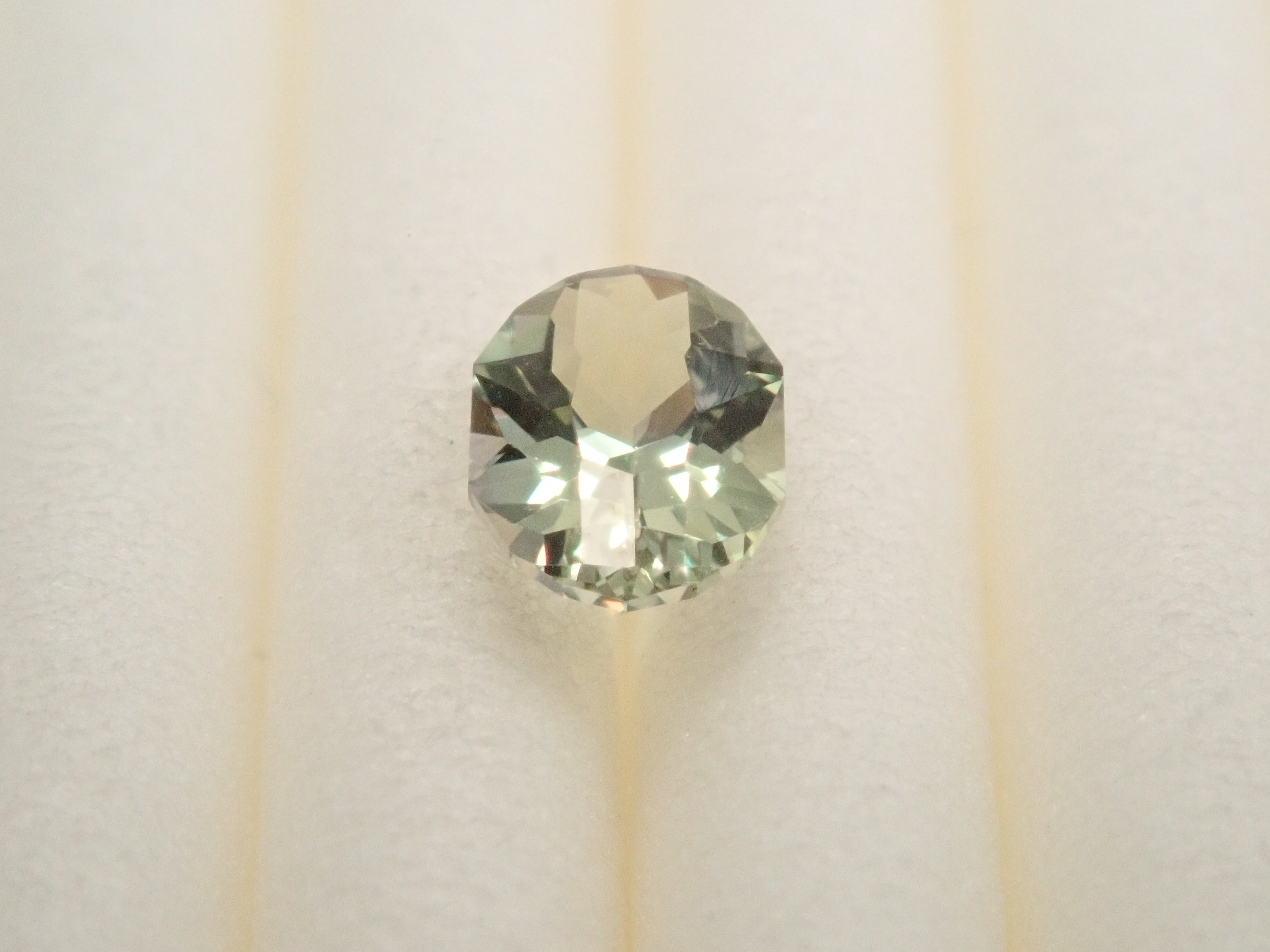 12561542掲載】タンザニア産グリーンゾイサイト 0.262ctルース