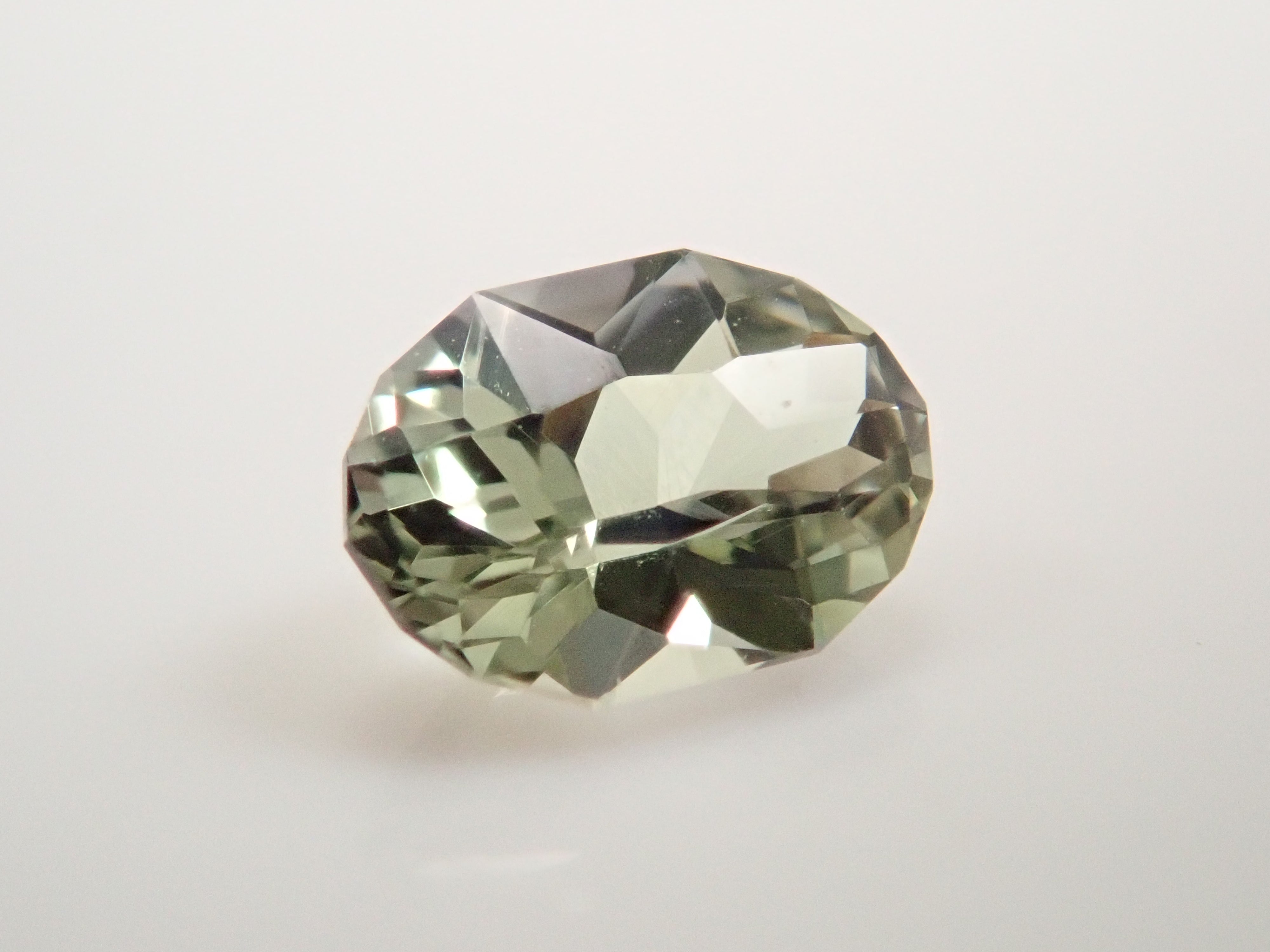 【1/24 22時販売】タンザニア産グリーンゾイサイト 0.262ctルース