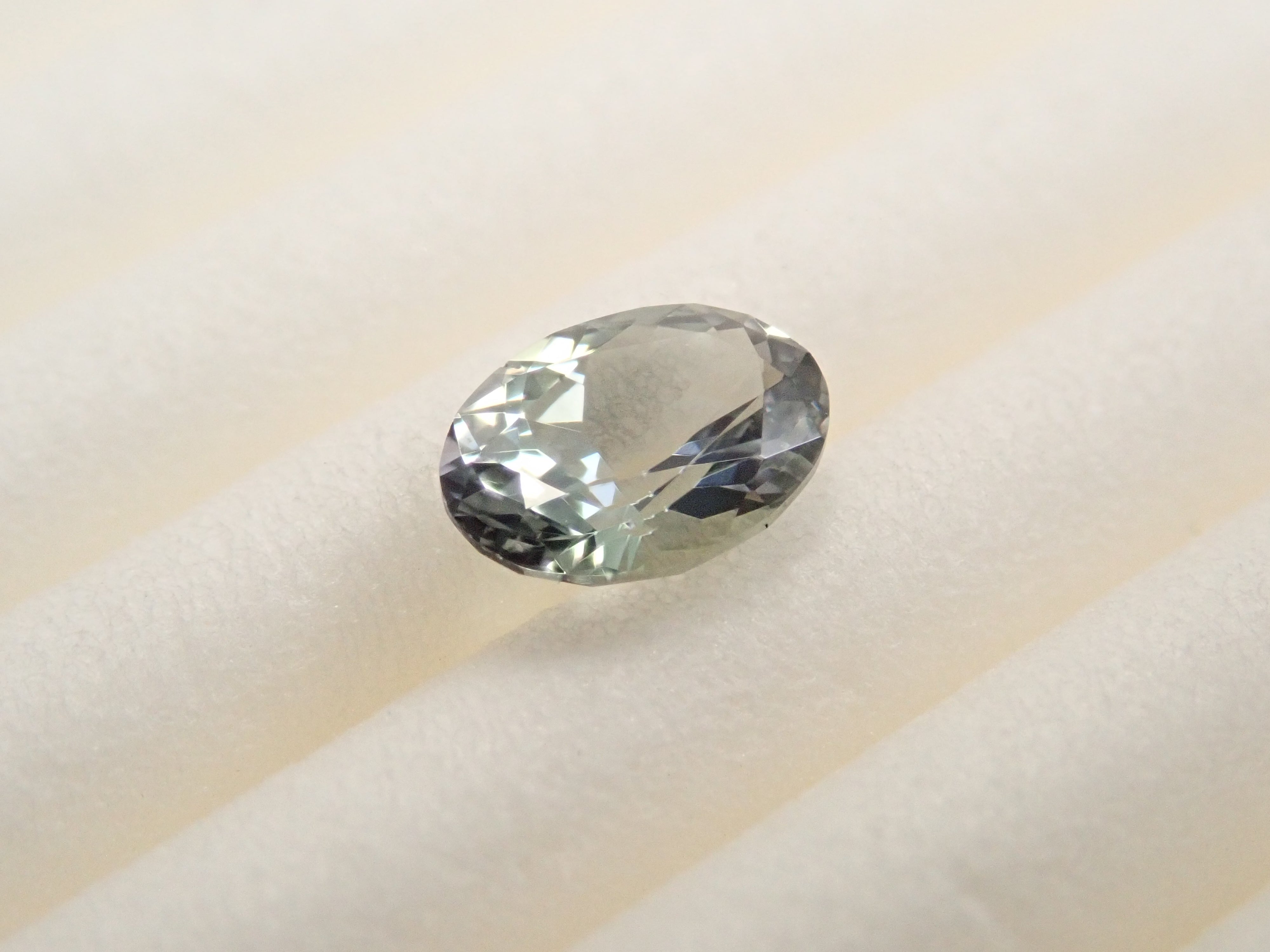 【1/24 22時販売】タンザニア産グリーンゾイサイト 0.354ctルース