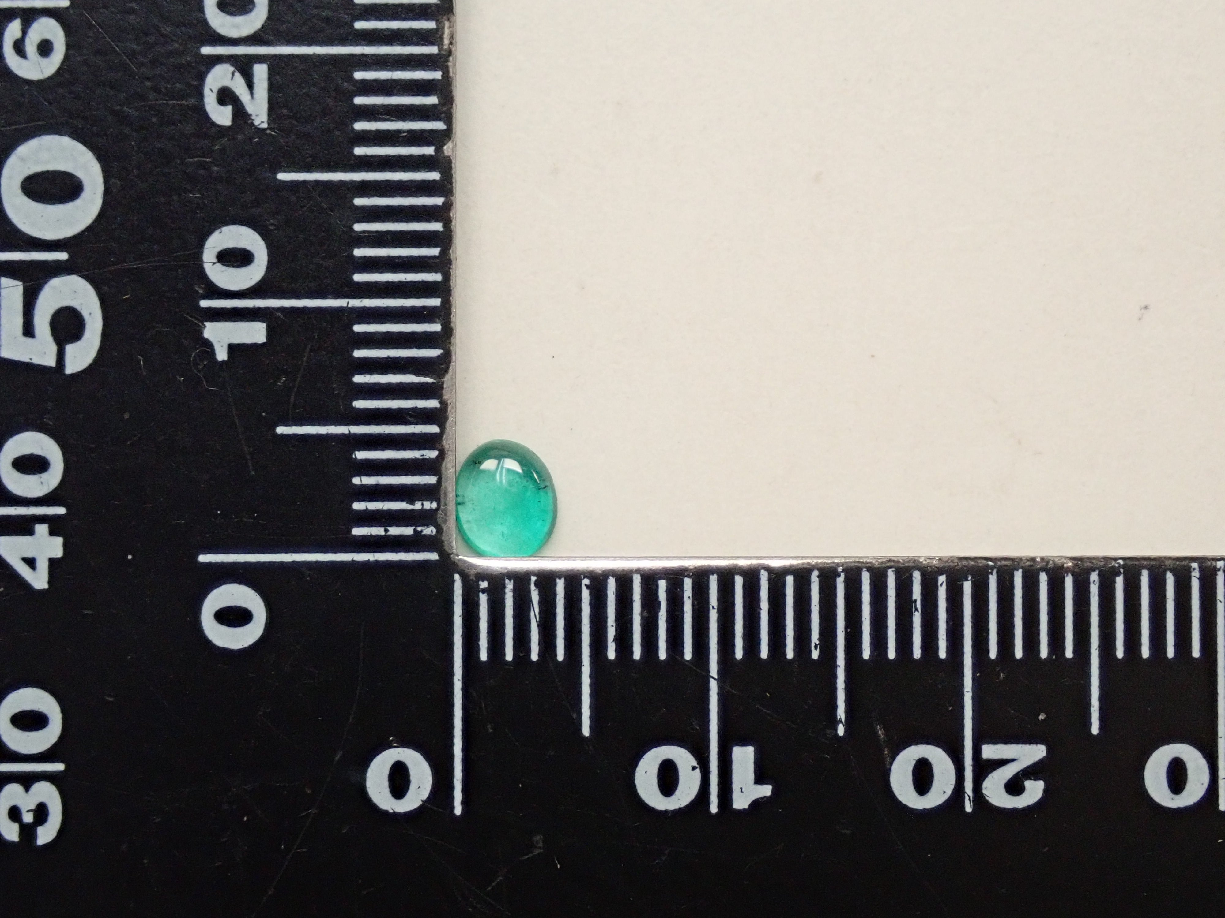 [On Sale at 10 PM on January 28th] Colombian Emerald Cat's Eye 0.238ct Loose