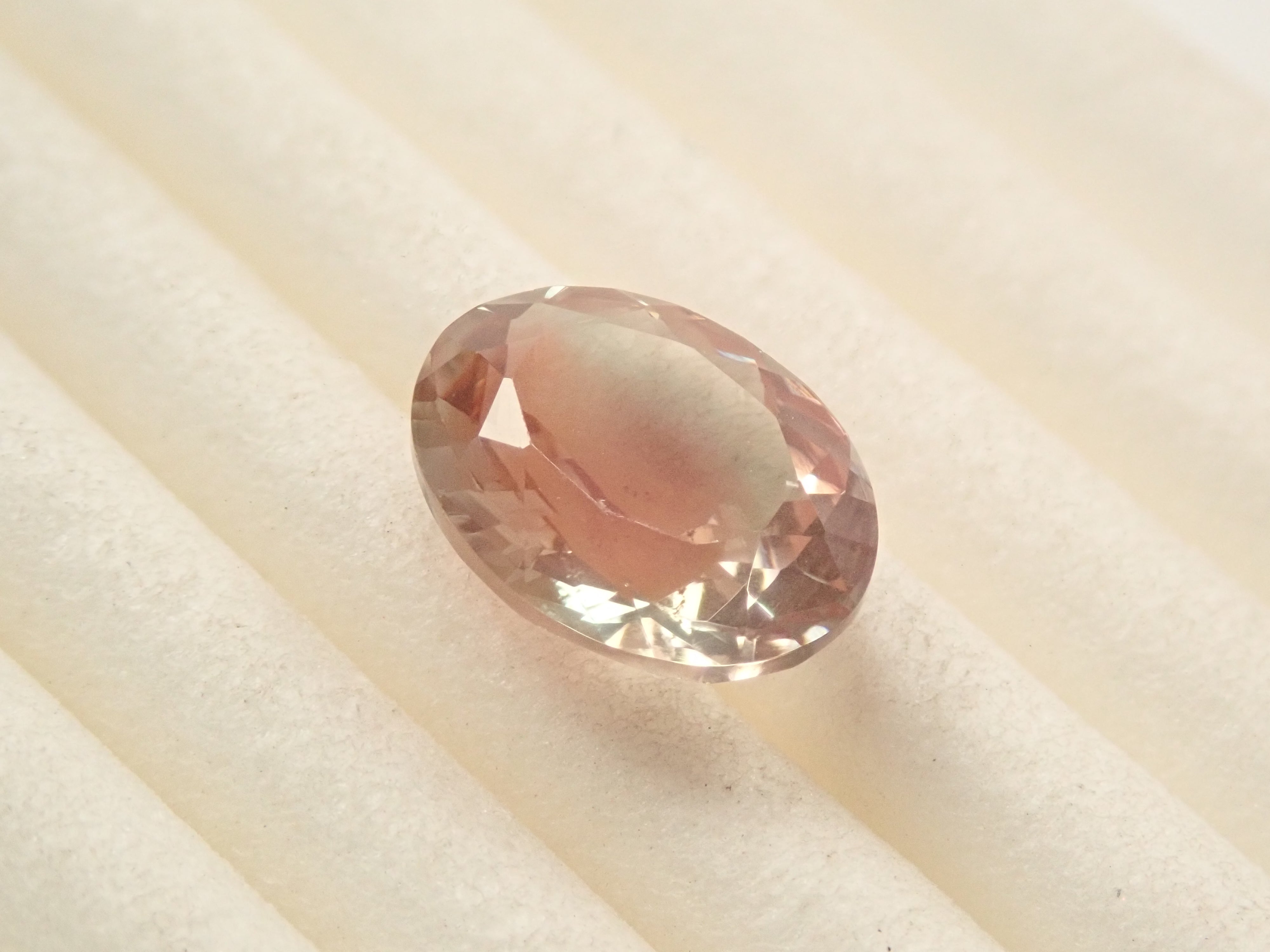 【1/26 22時販売】アメリカ産オレゴンサンストーン 1.519ctルース