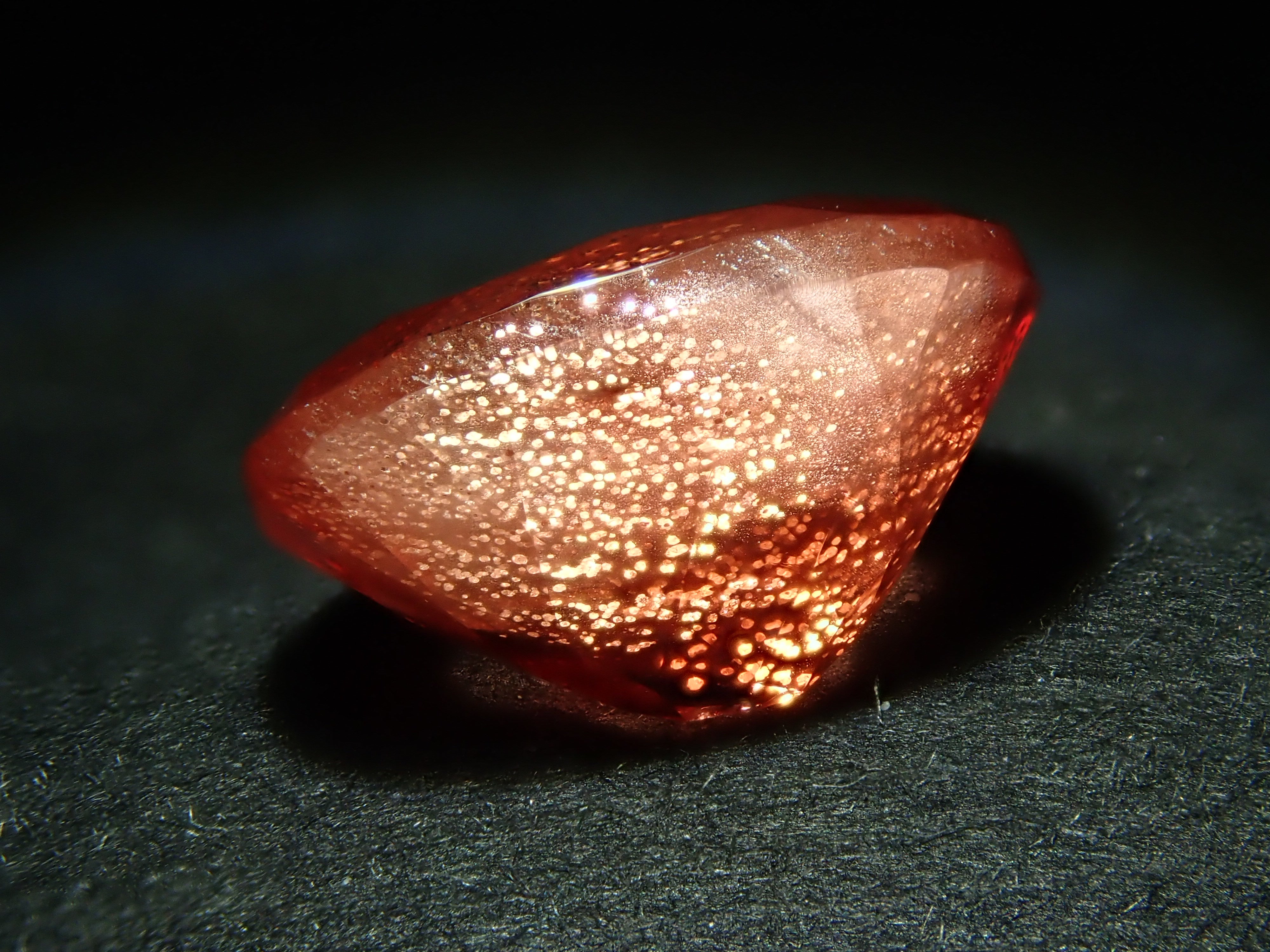 【1/31 22時販売】アメリカ産オレゴンサンストーン 1.869ctルース