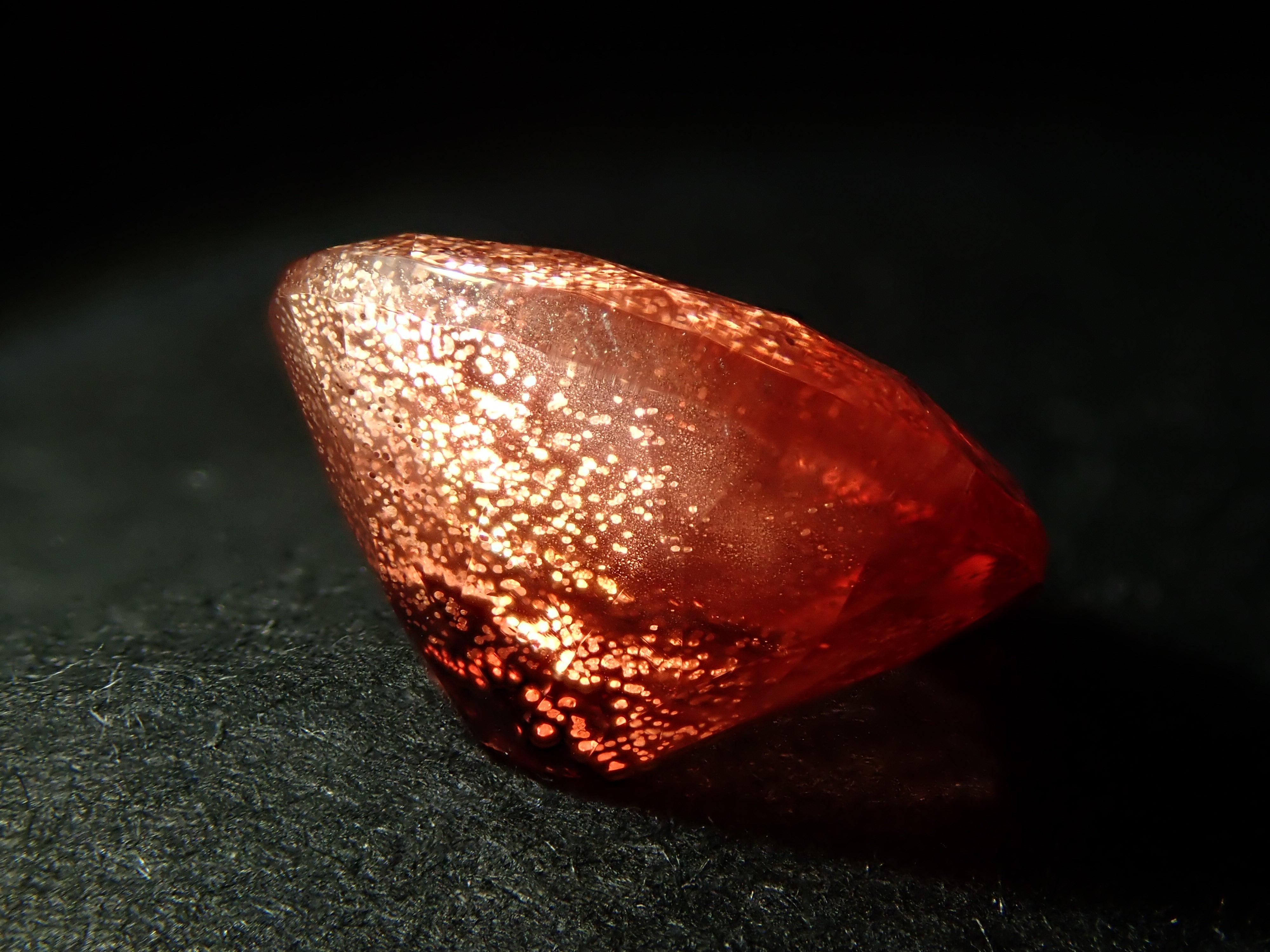 【1/31 22時販売】アメリカ産オレゴンサンストーン 1.869ctルース