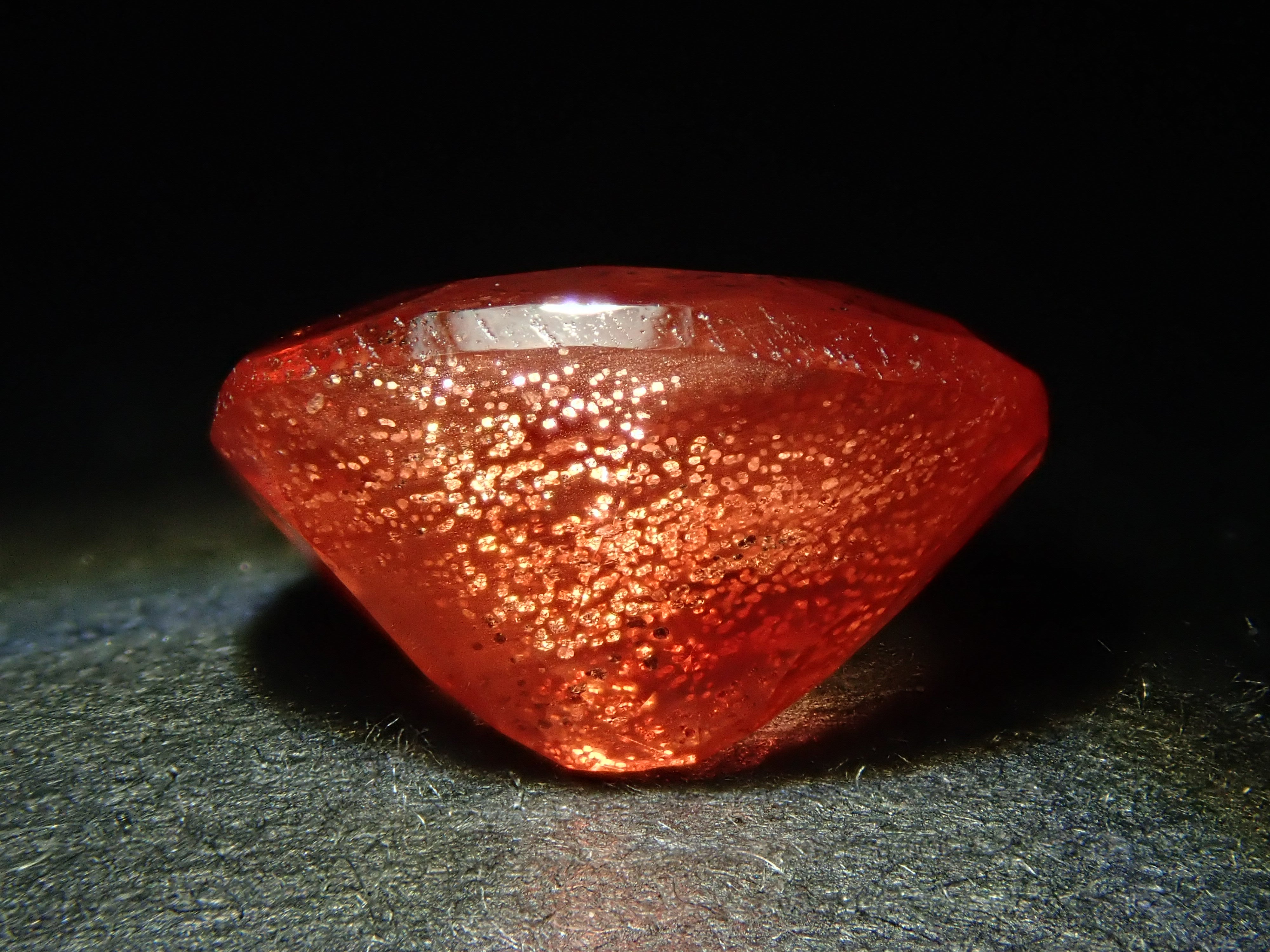 【1/31 22時販売】アメリカ産オレゴンサンストーン 1.869ctルース