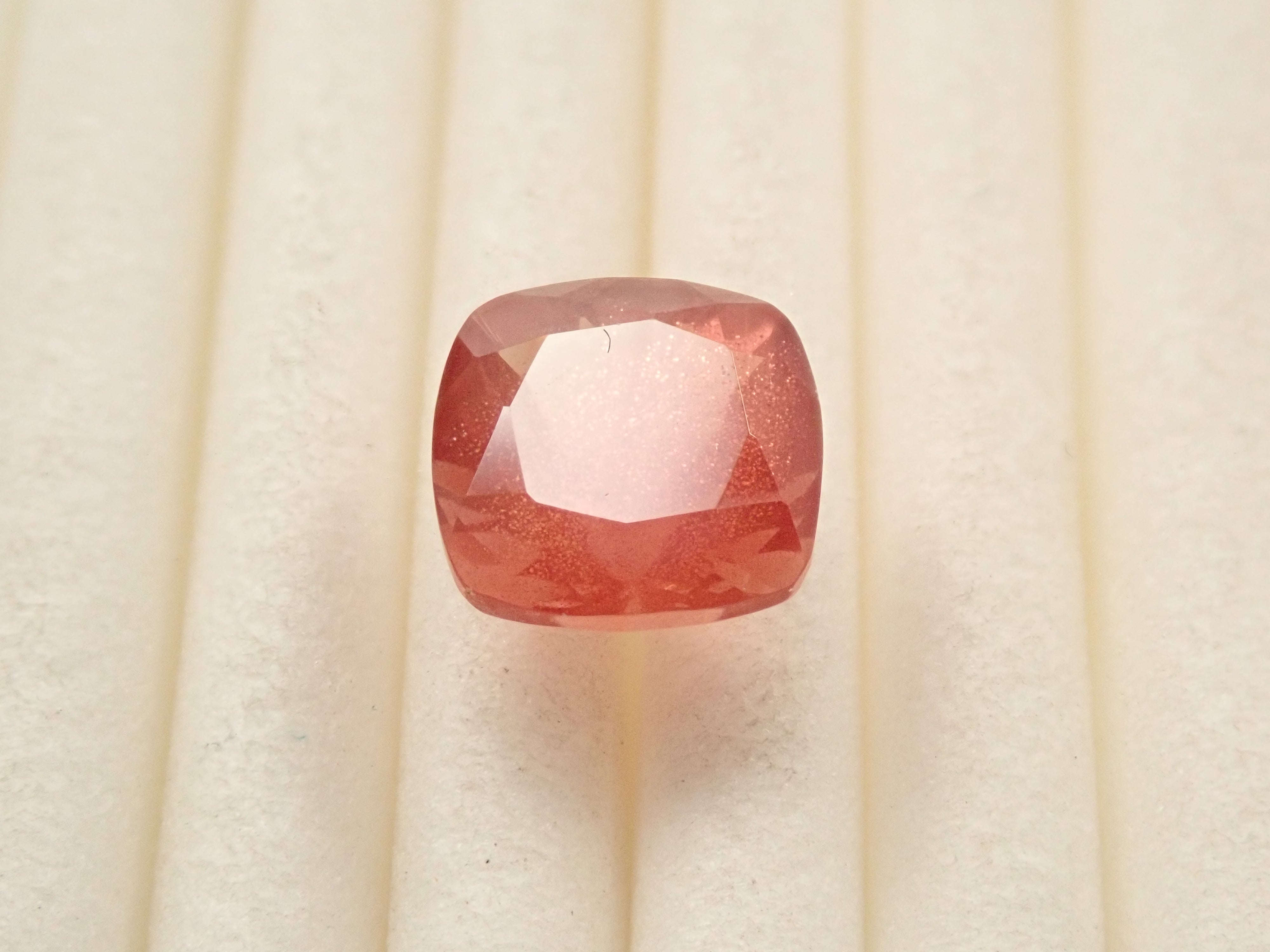 【1/28 22時販売】アメリカ産オレゴンサンストーン 1.676ctルース