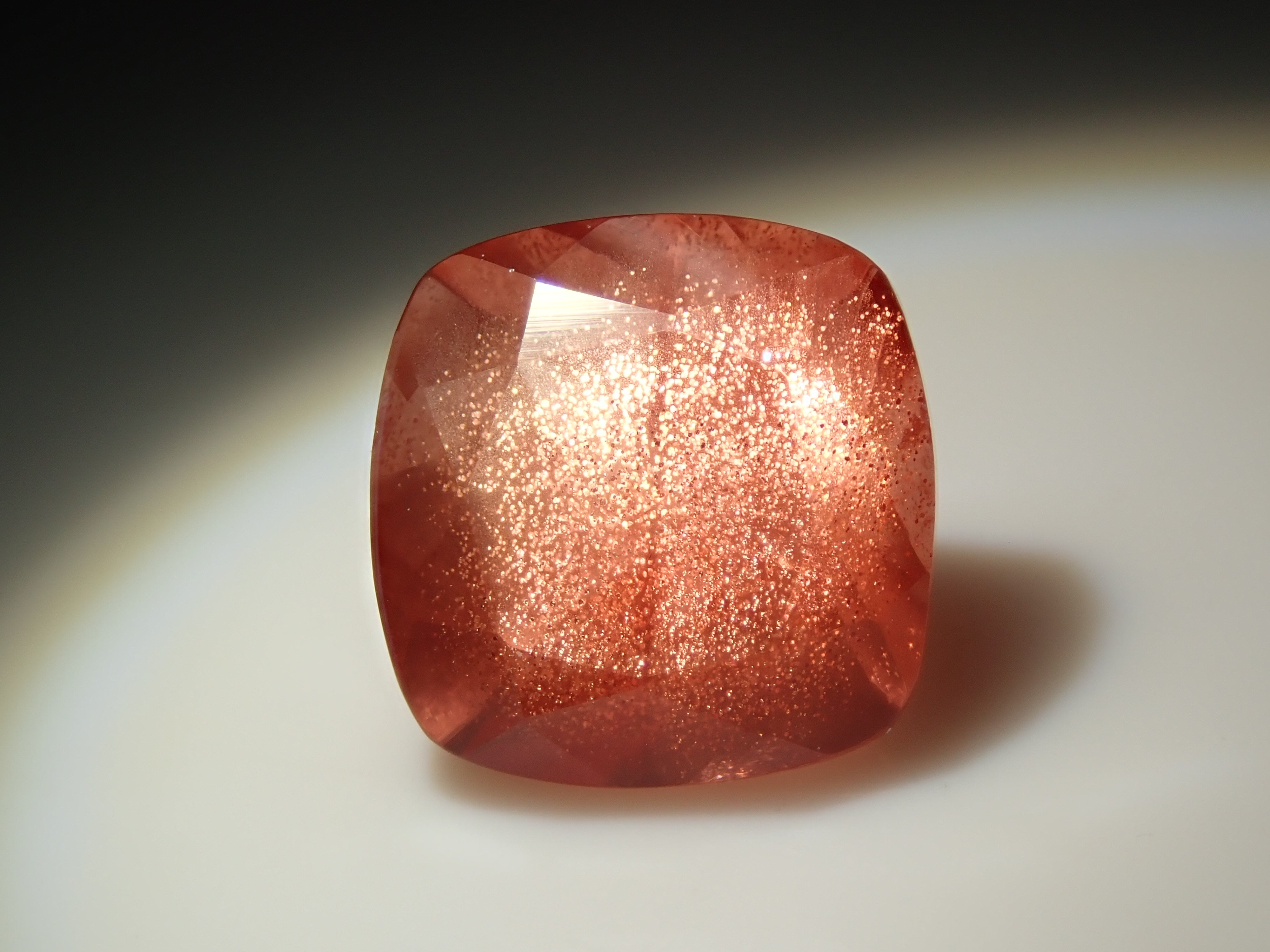 【1/28 22時販売】アメリカ産オレゴンサンストーン 1.676ctルース