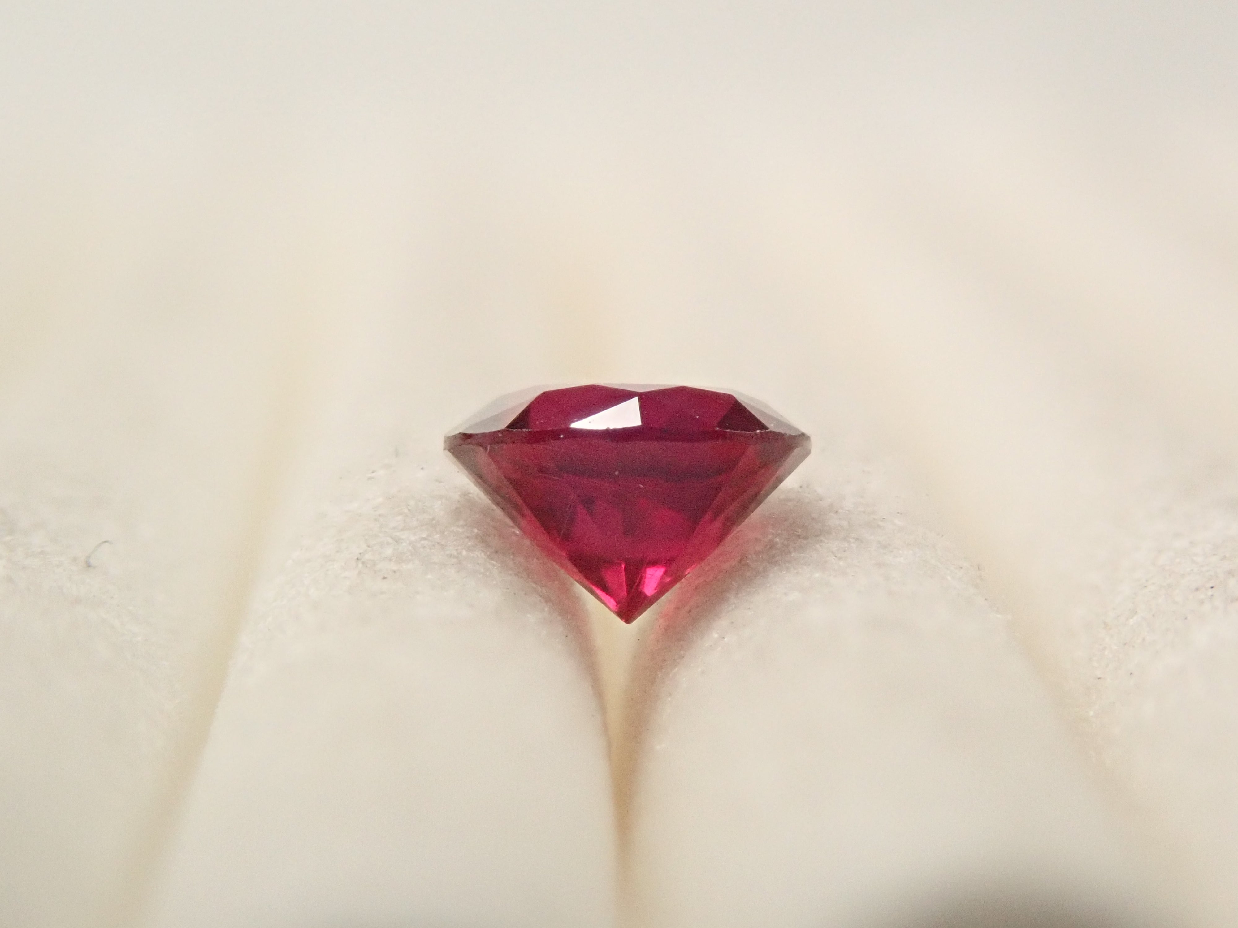 【1/31 22時販売】アメリカ産アントヒルガーネット 4.0mm/0.277ctルース