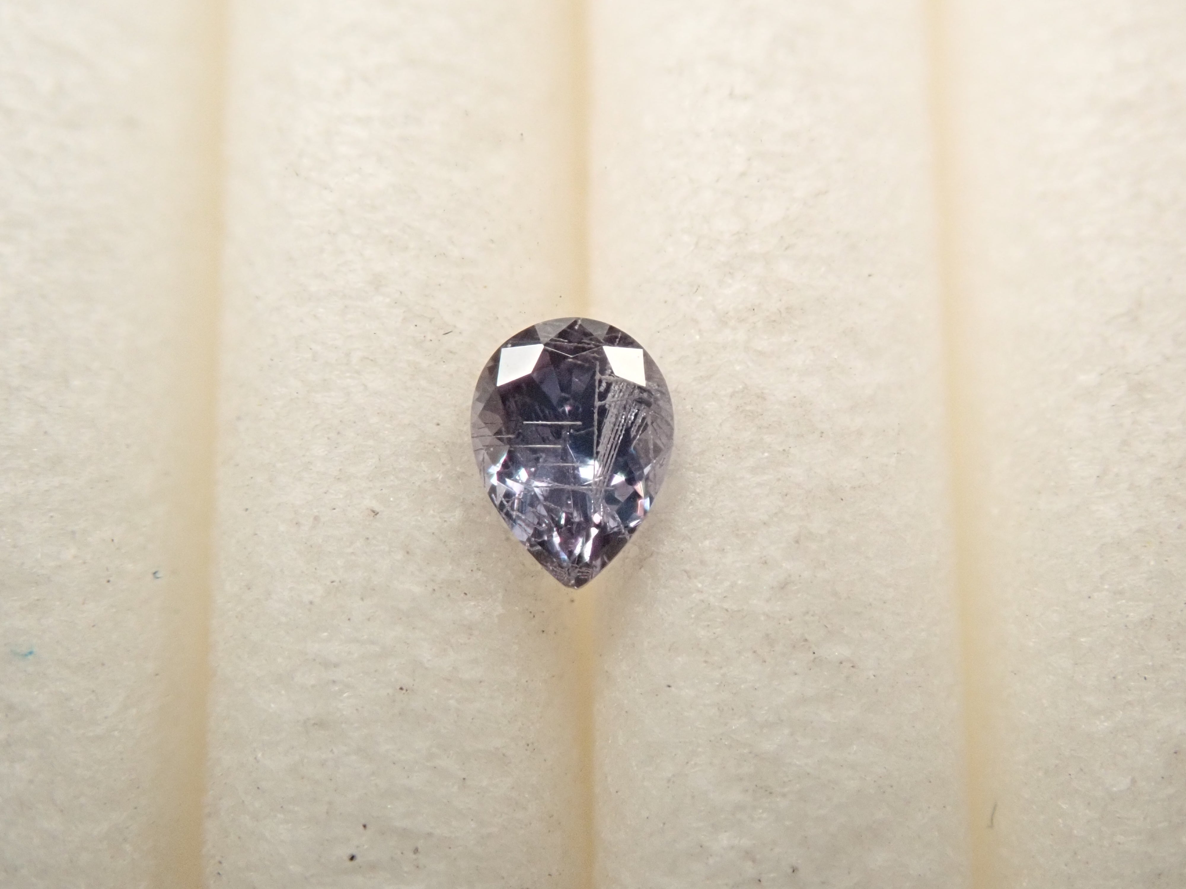 【2/1 22時販売】マダガスカル産ベキリーブルーガーネット（カラーチェンジガーネット） 0.076ctルース