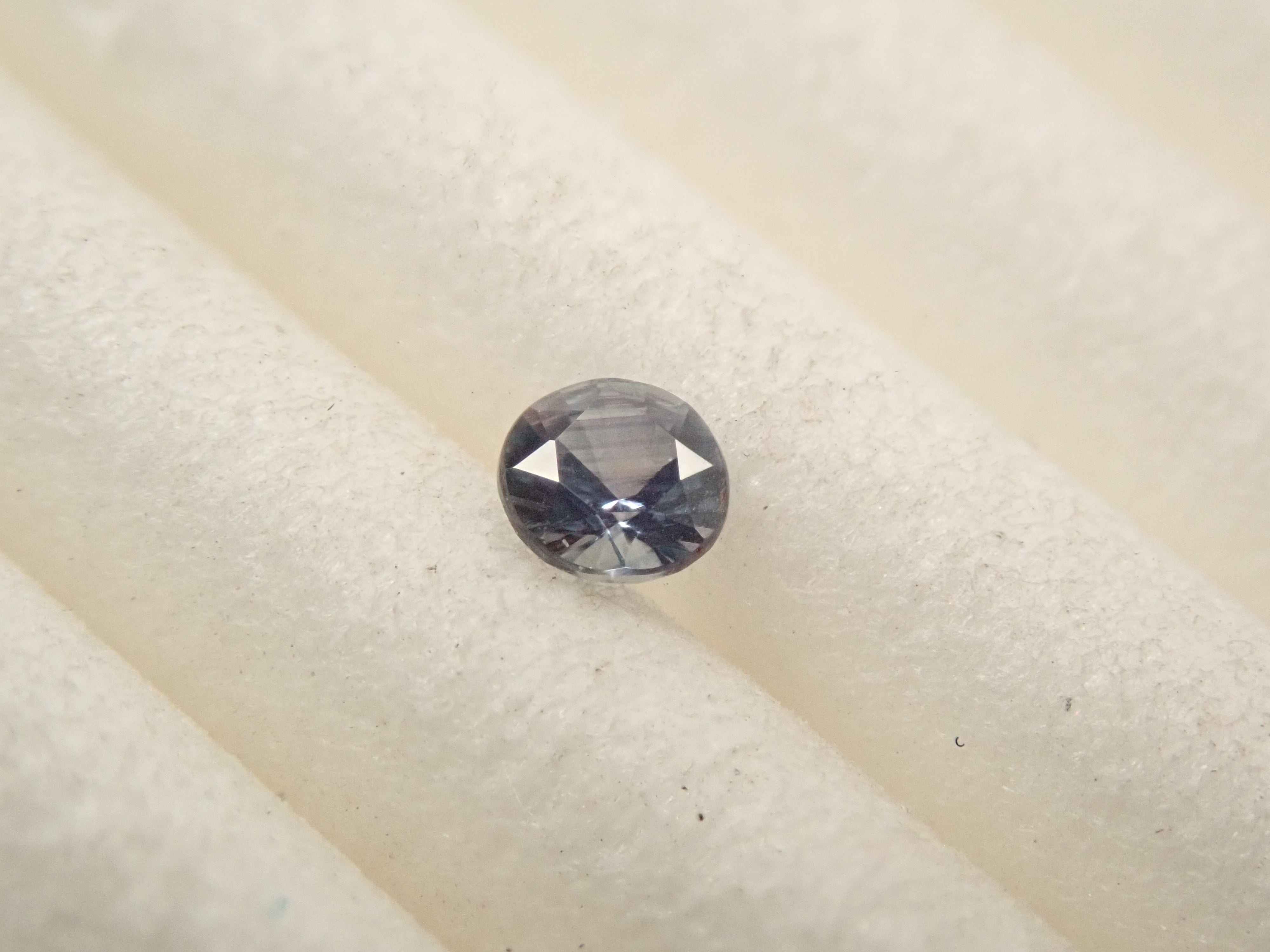 【2/1 22時販売】ロシア産アレキサンドライト 2.4mm/0.061ctルース