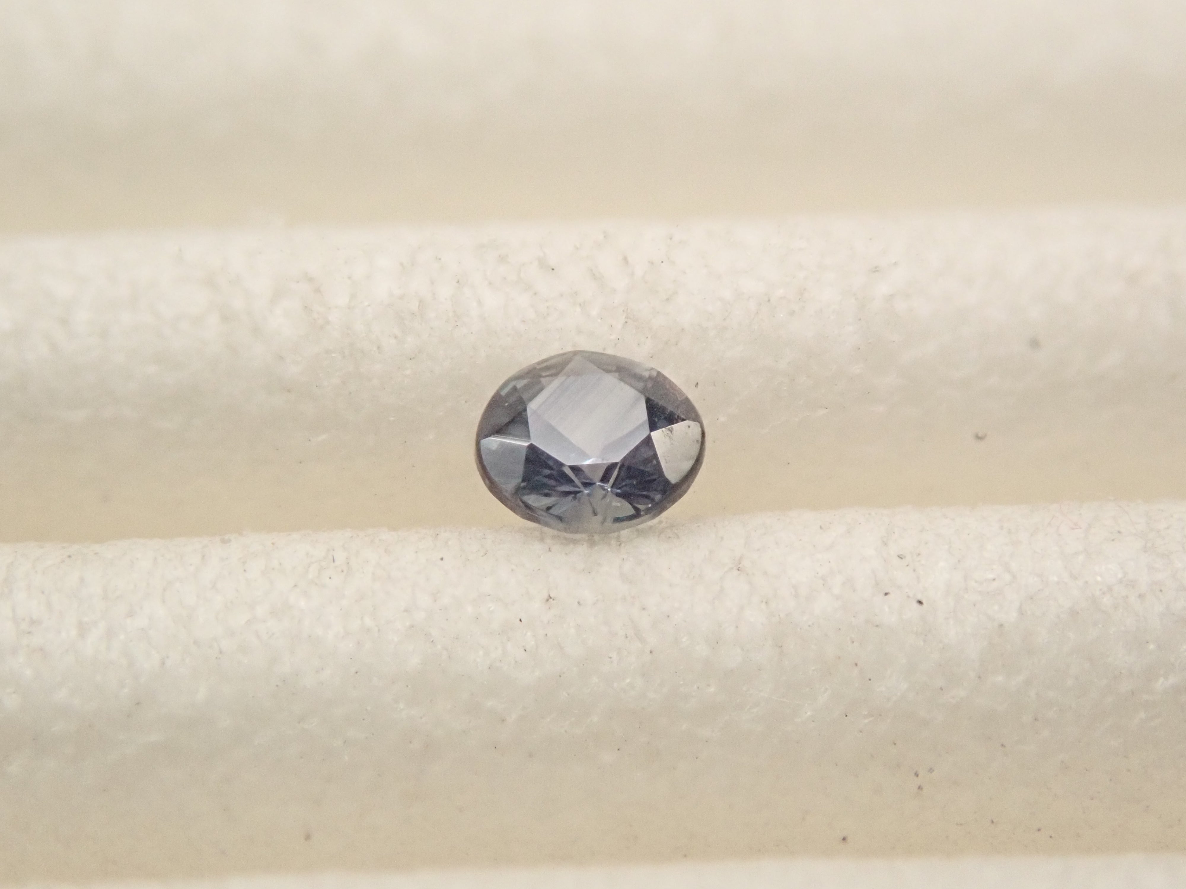 【2/1 22時販売】ロシア産アレキサンドライト 2.4mm/0.061ctルース