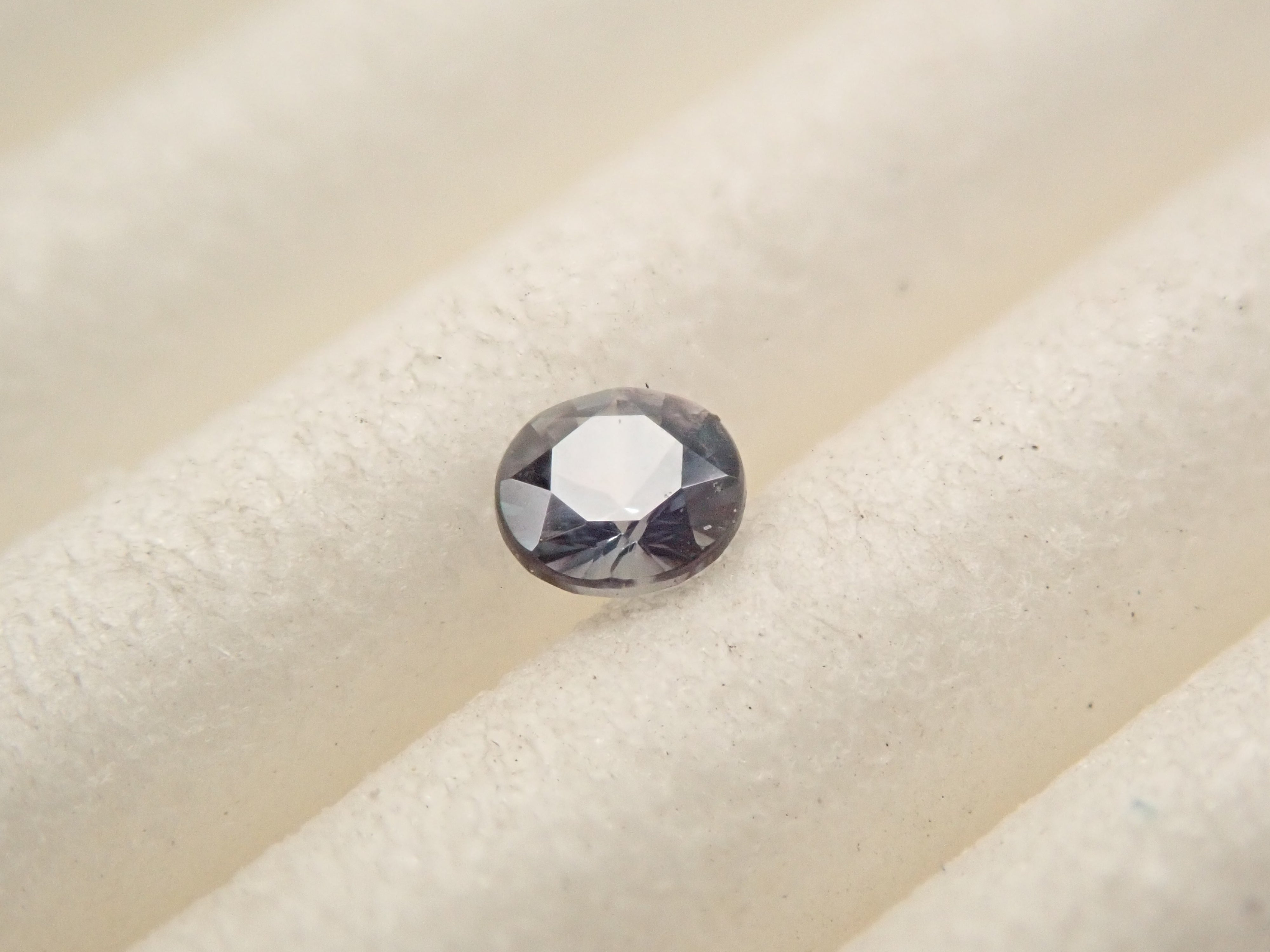 【2/1 22時販売】ロシア産アレキサンドライト 2.4mm/0.061ctルース