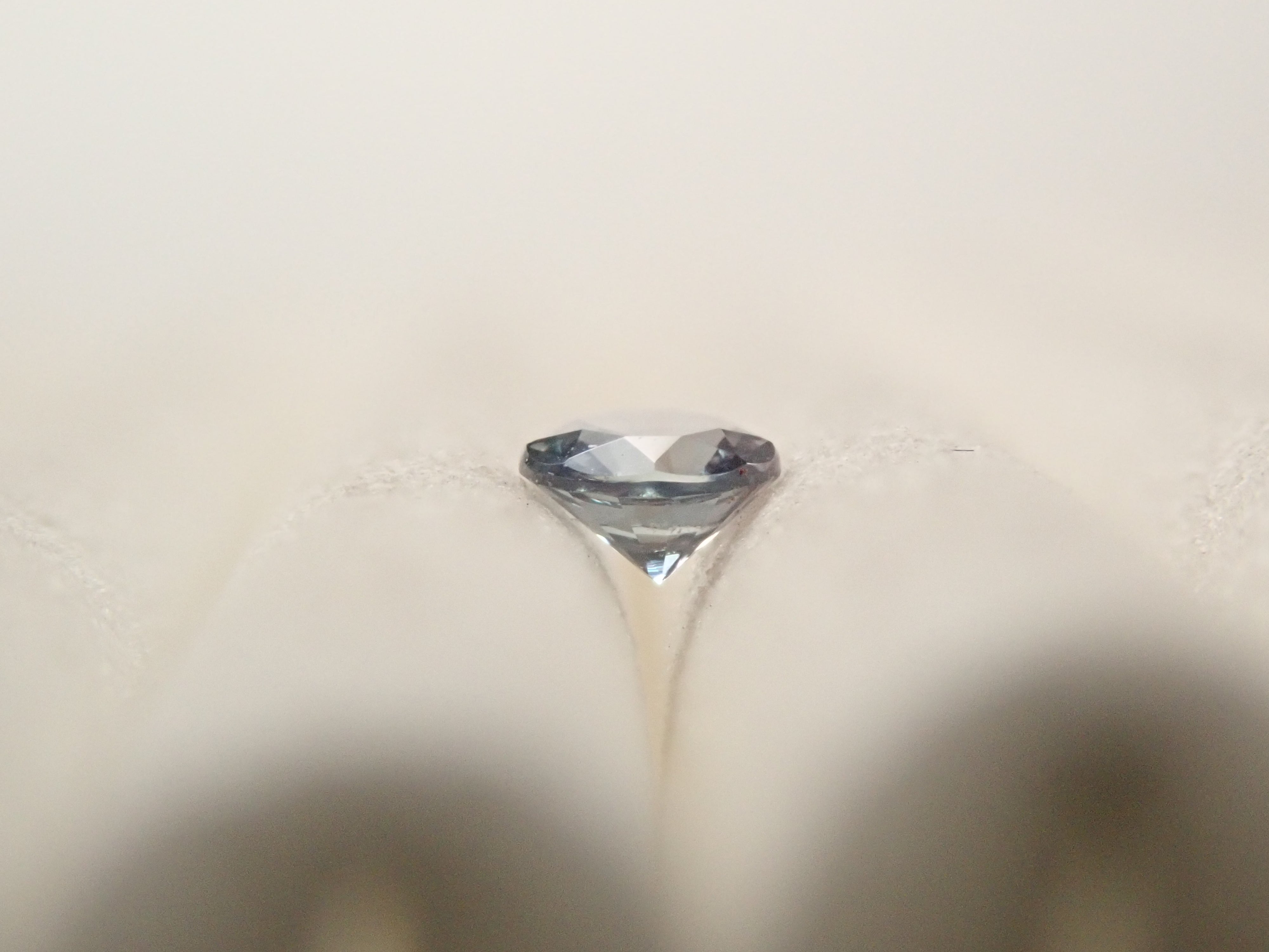 【2/1 22時販売】ロシア産アレキサンドライト 2.4mm/0.061ctルース