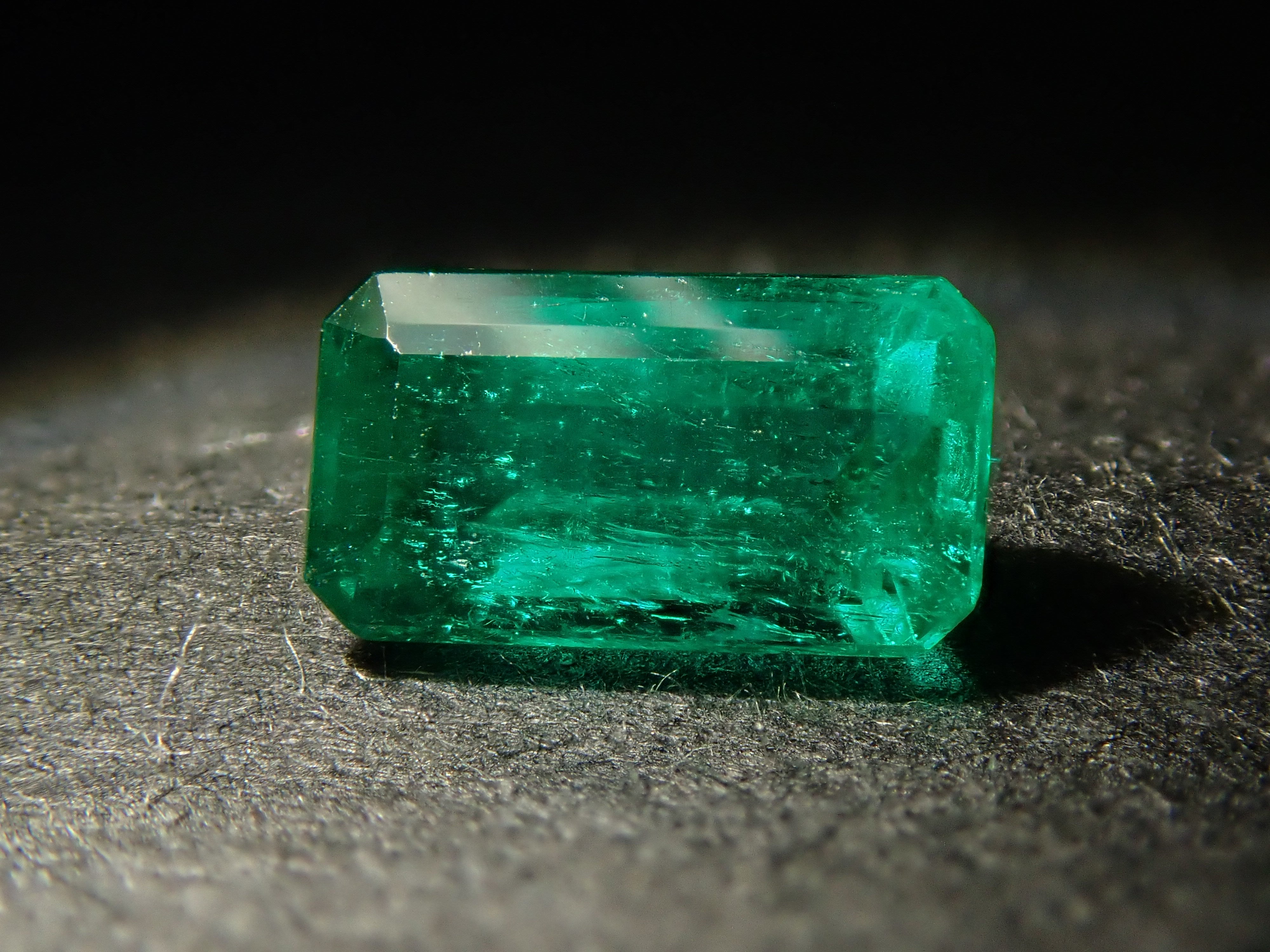 [On Sale 2/1 at 10pm] Colombian Emerald 0.451ct Loose