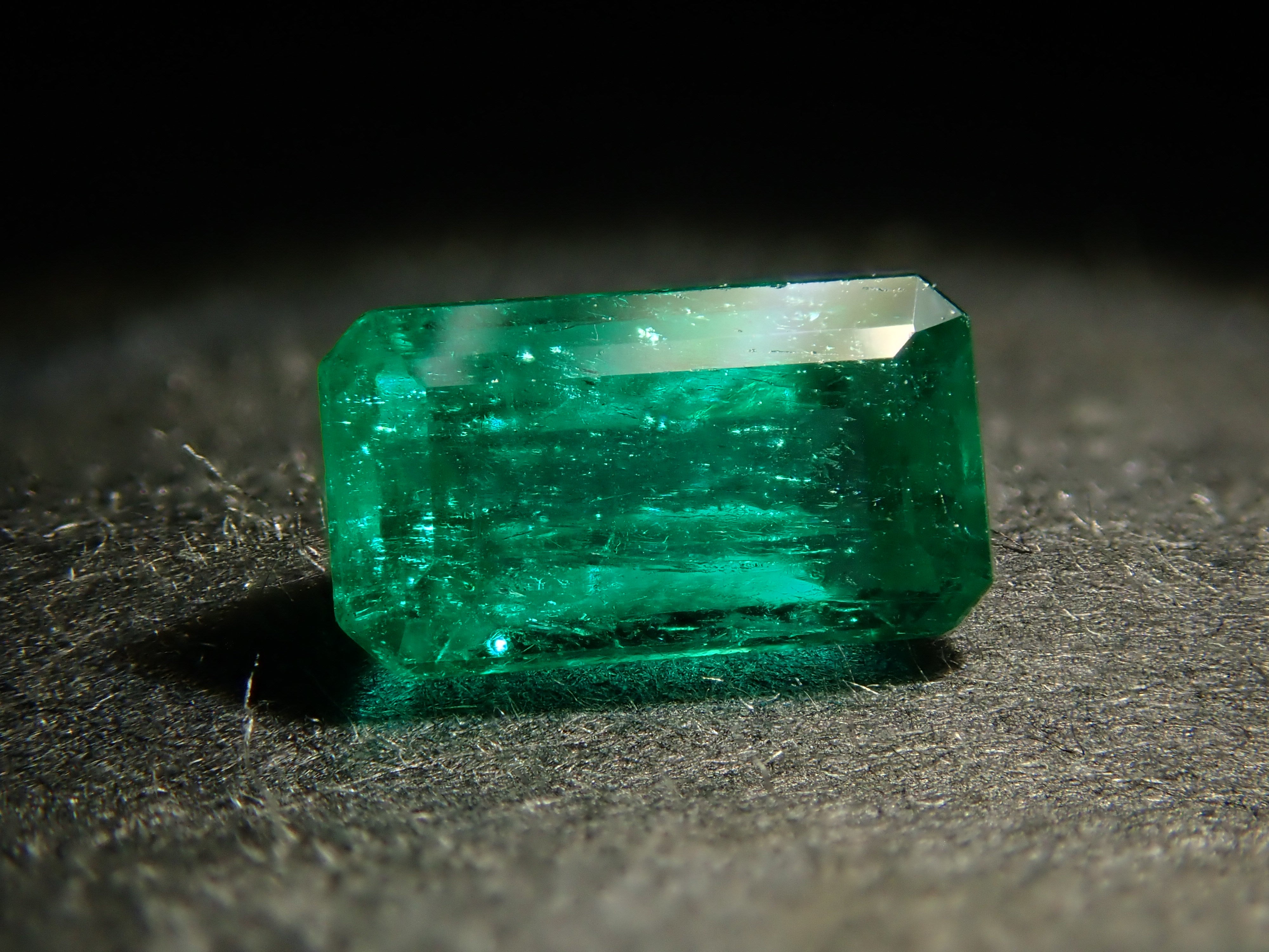 [On Sale 2/1 at 10pm] Colombian Emerald 0.451ct Loose