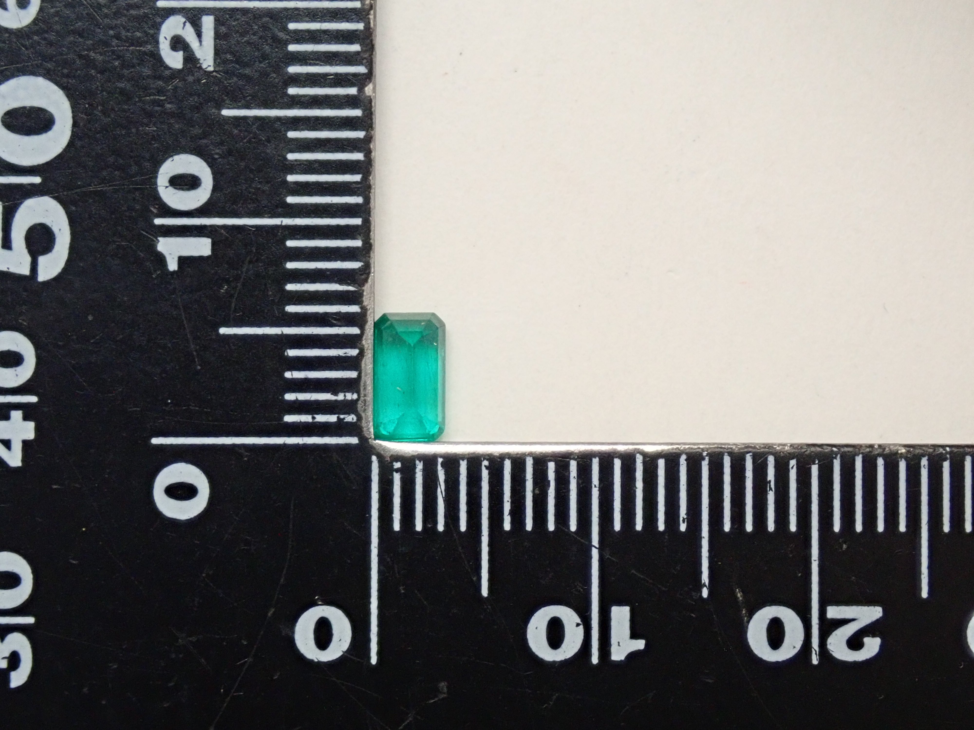[On Sale 2/1 at 10pm] Colombian Emerald 0.451ct Loose