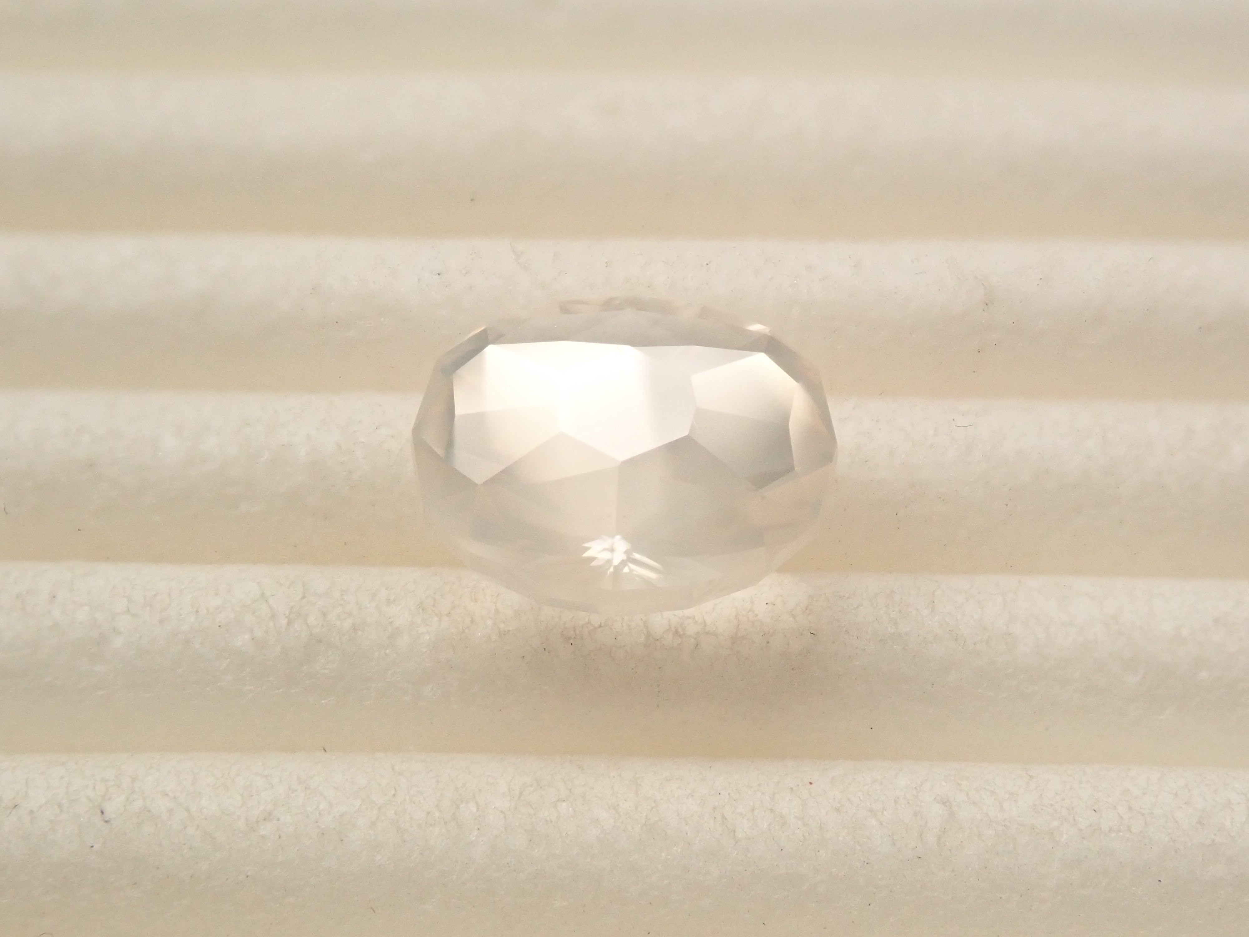 12561239掲載】スリランカ産ムーンストーン 1.578ctルース