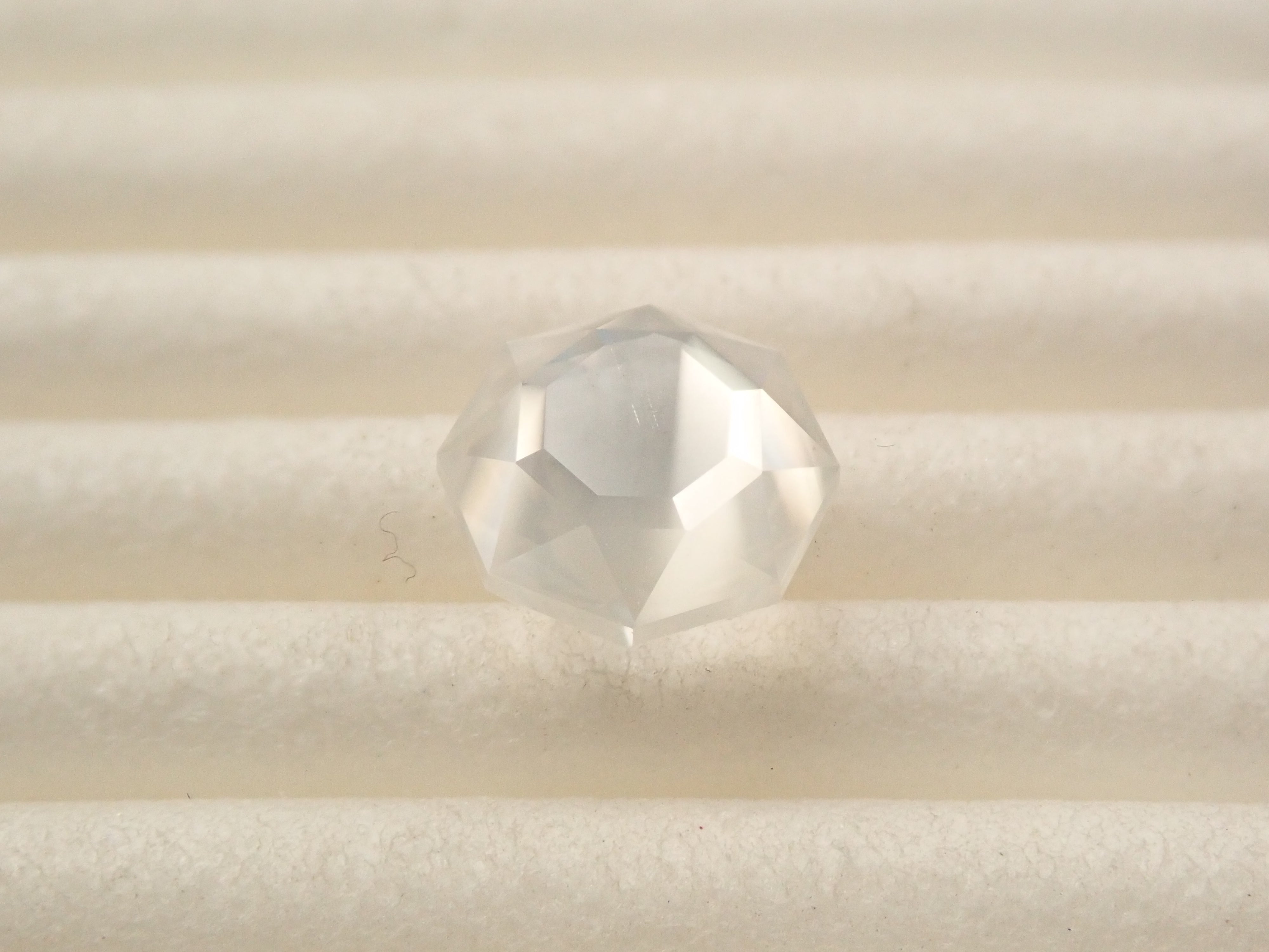 12561243掲載】スリランカ産ムーンストーン 1.487ctルース