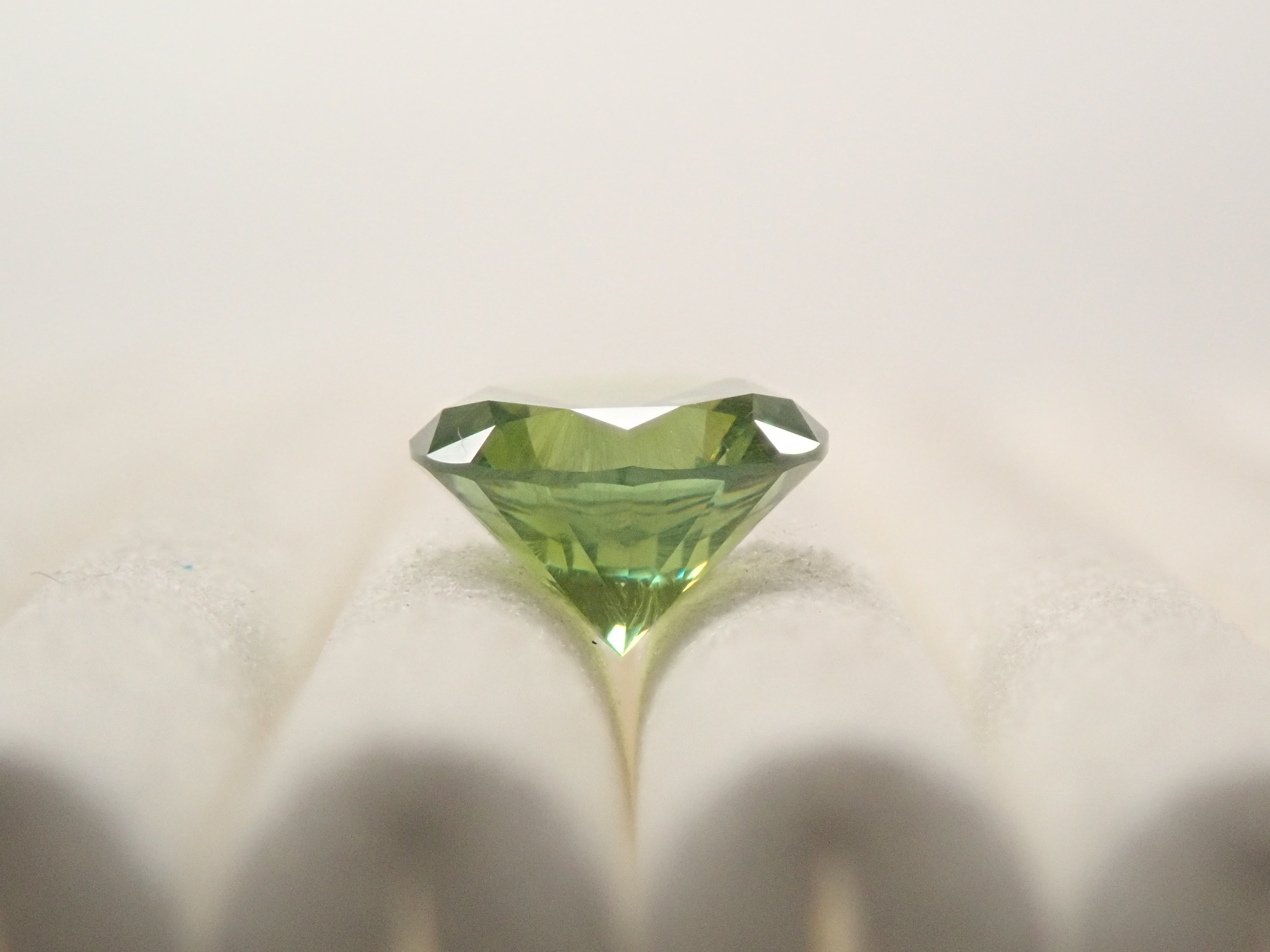 12557249掲載】ロシア産ロシア産デマントイドガーネット（ホーステール