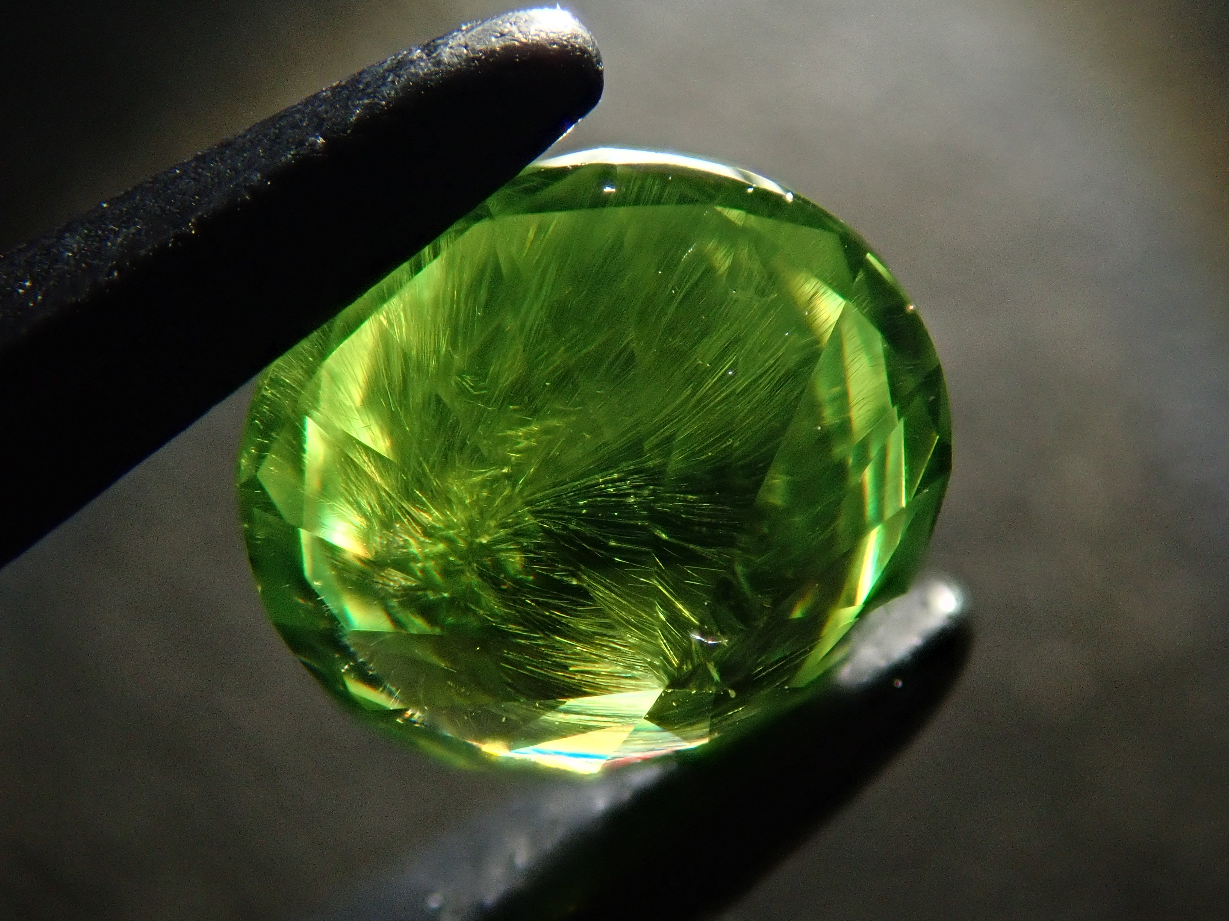 [Lottery Sale 0201_17] Russian Demantoid Garnet (Horsetail) 5.8mm/0.851ct Loose Stone