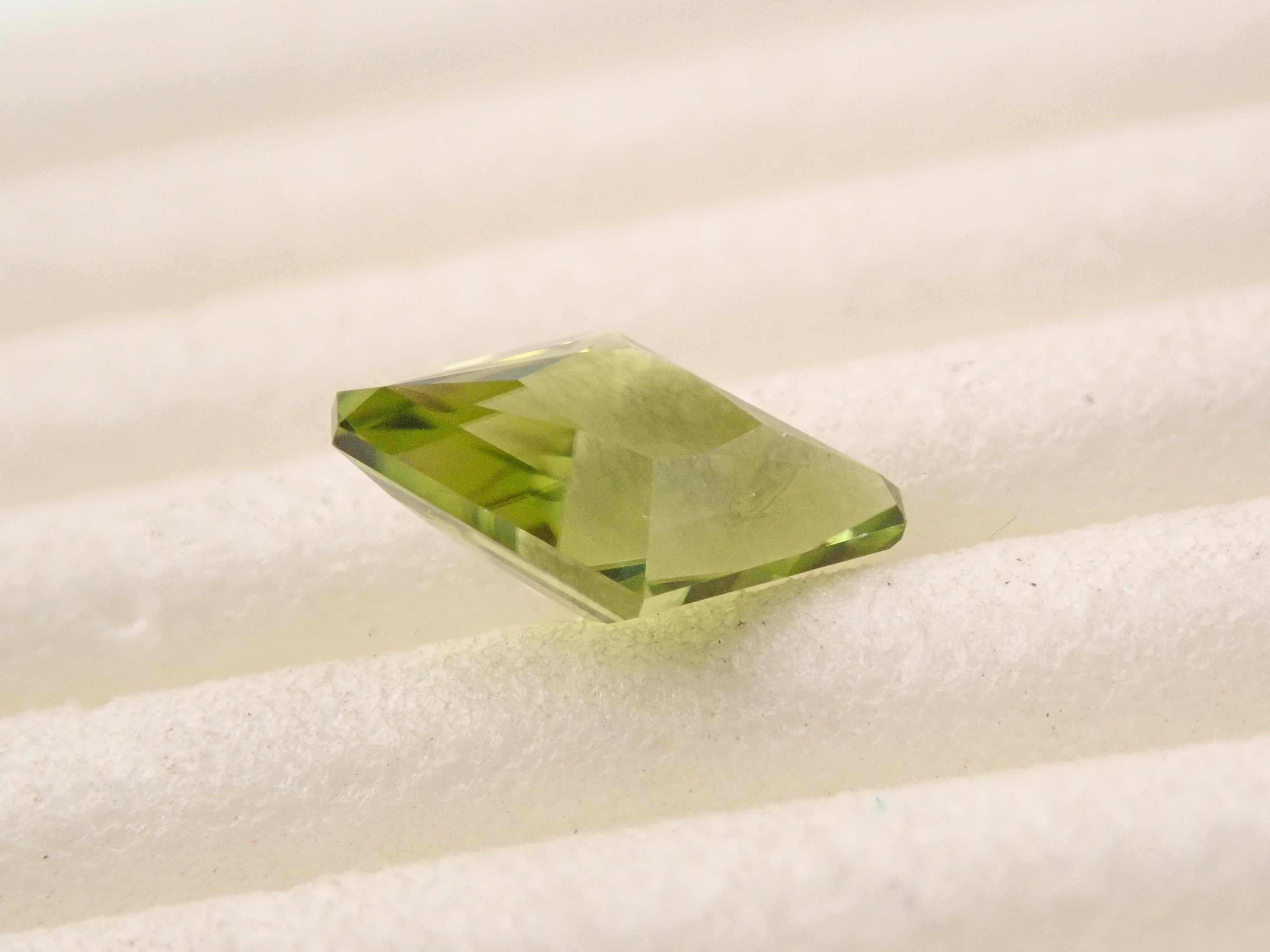 美國橄欖石 0.770克拉 裸石