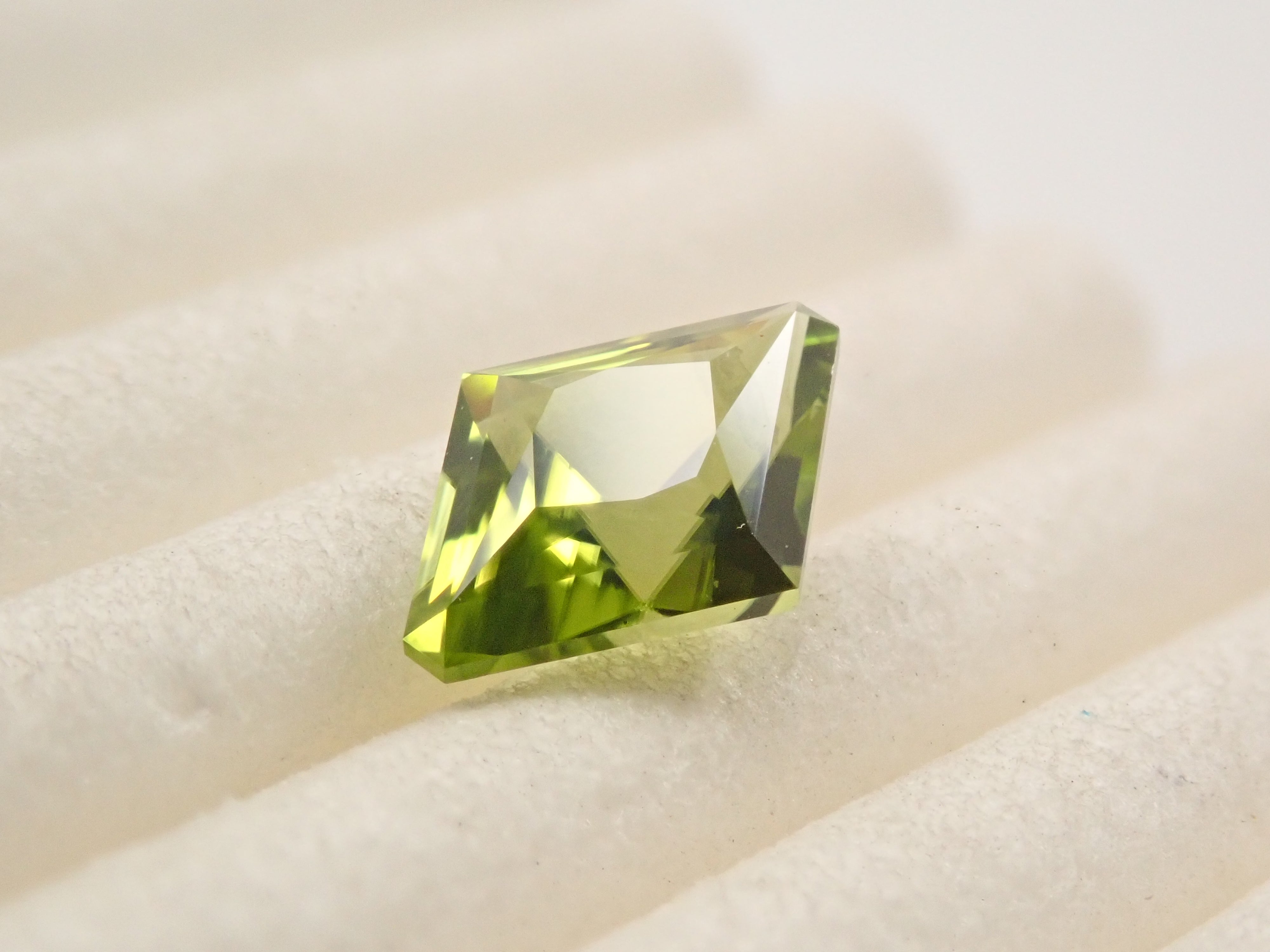 美國橄欖石 0.770克拉 裸石