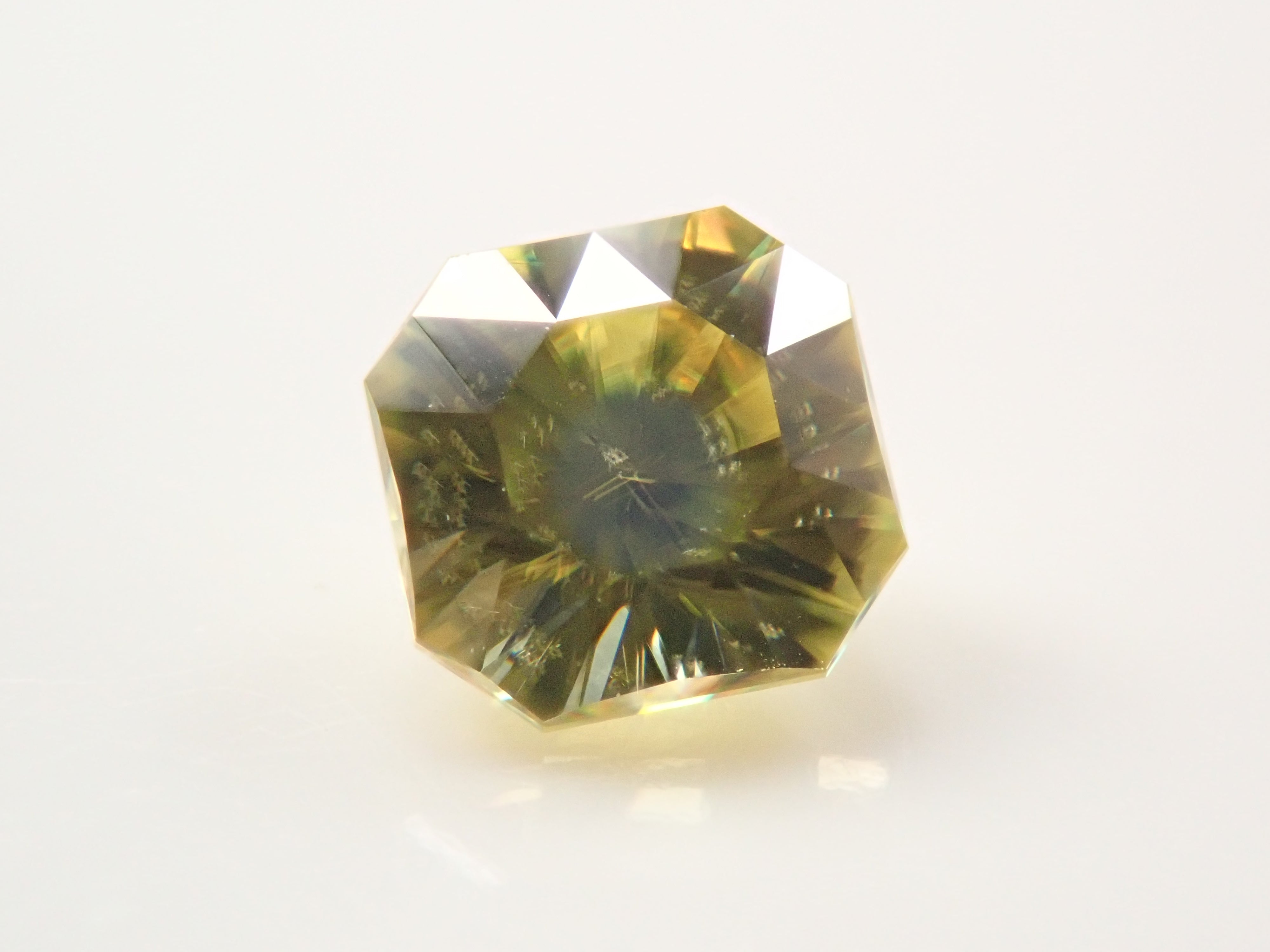 【#202607 Akihabara Popup On Loan】【12561118 Listed】Zimbabwean Sphene 0.477ct Loose