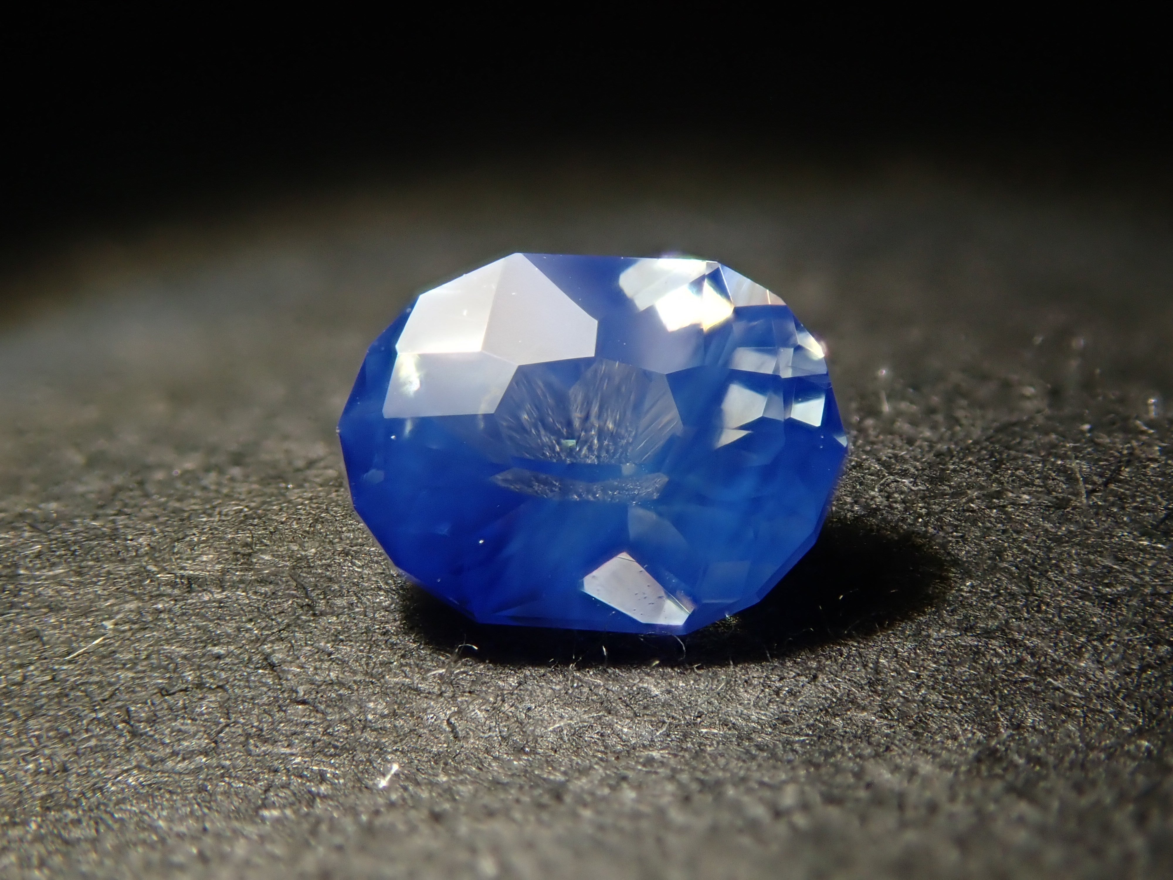 [12561158] Sri Lankan blue sapphire 0.321ct loose stone