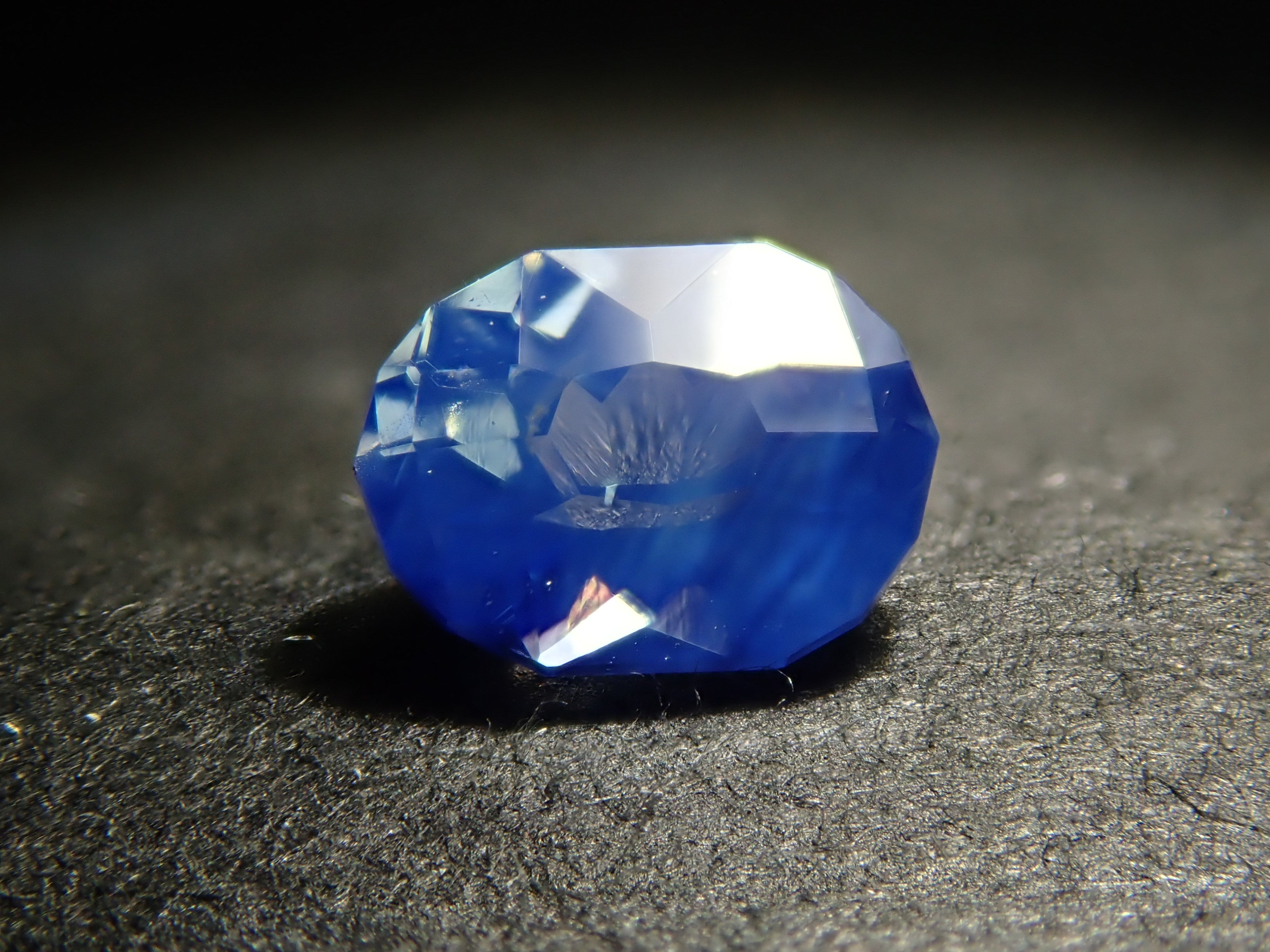 [12561158] Sri Lankan blue sapphire 0.321ct loose stone