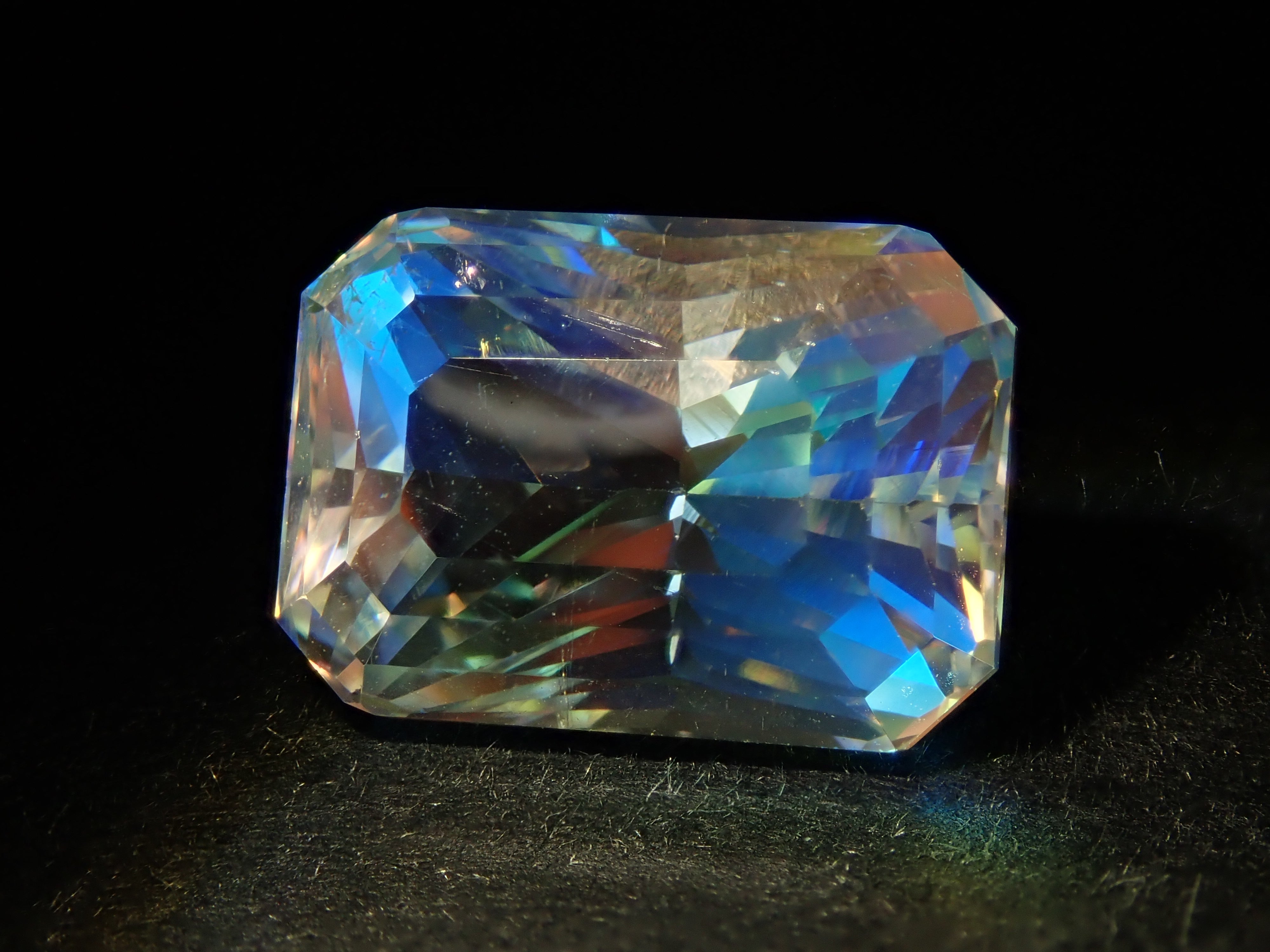 Madagascar Andesine Labradorite (commonly known as Rainbow Moonstone) 4.867ct Loose Stone