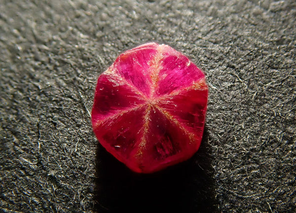 緬甸達碧色紅寶石 0.288 克拉裸石