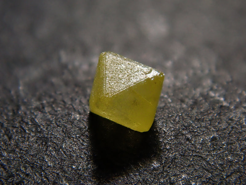 イエローダイヤモンド原石（ソーヤブル） 0.075ct原石