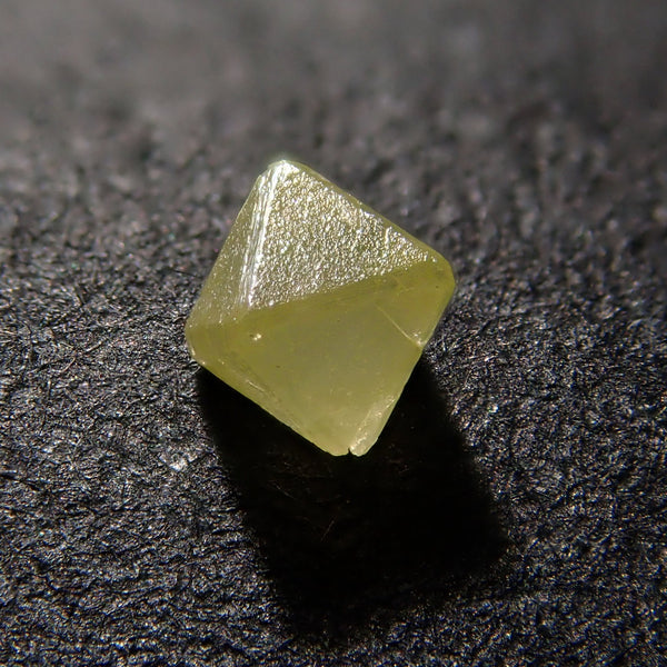 イエローダイヤモンド原石（ソーヤブル） 0.061ct原石