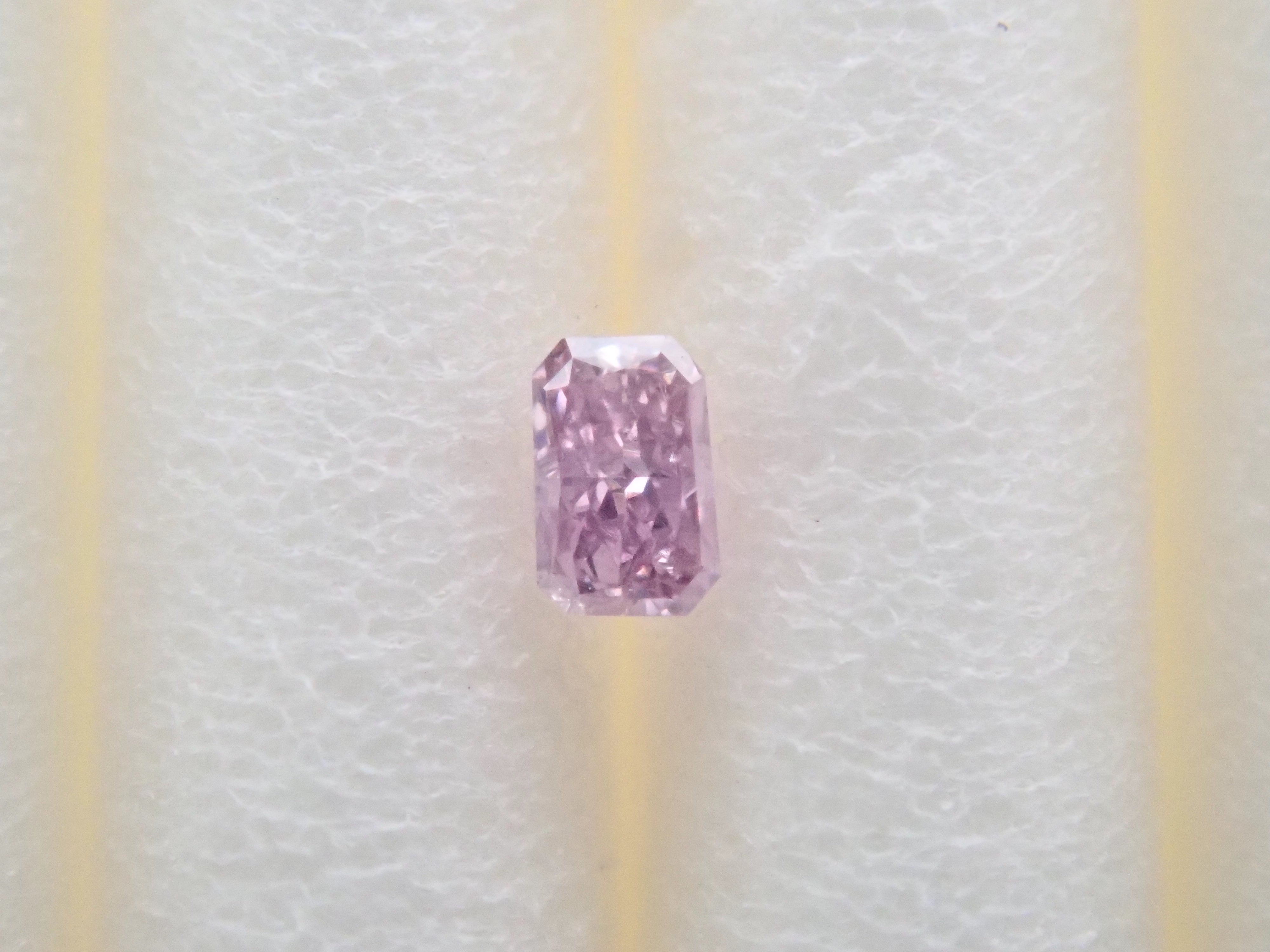 ピンクダイヤモンド 0.030ctルース(FANCY PURPLE PINK, SI2)