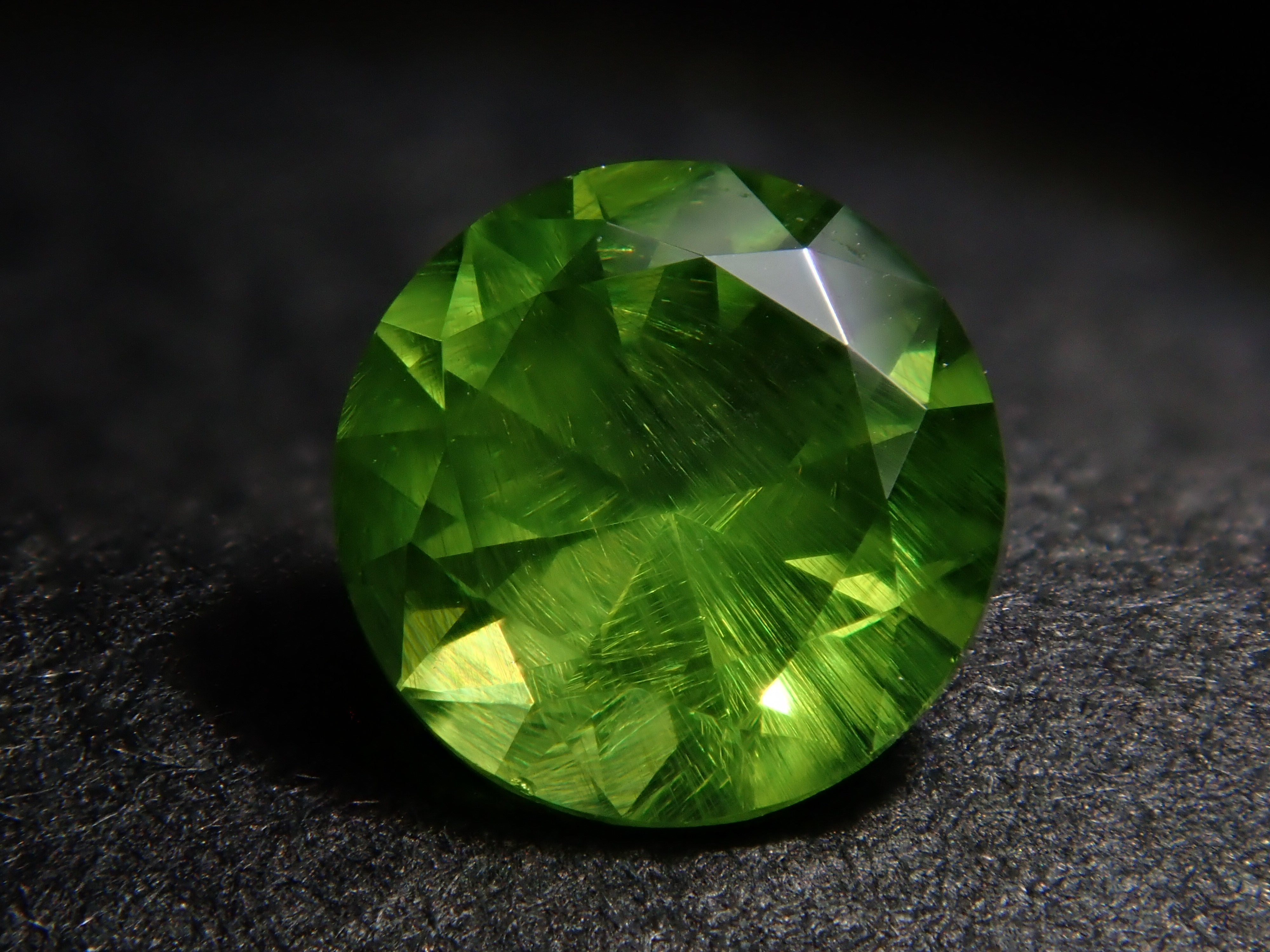 [12557252] 俄羅斯馬尾翠榴石 0.445克拉 散石