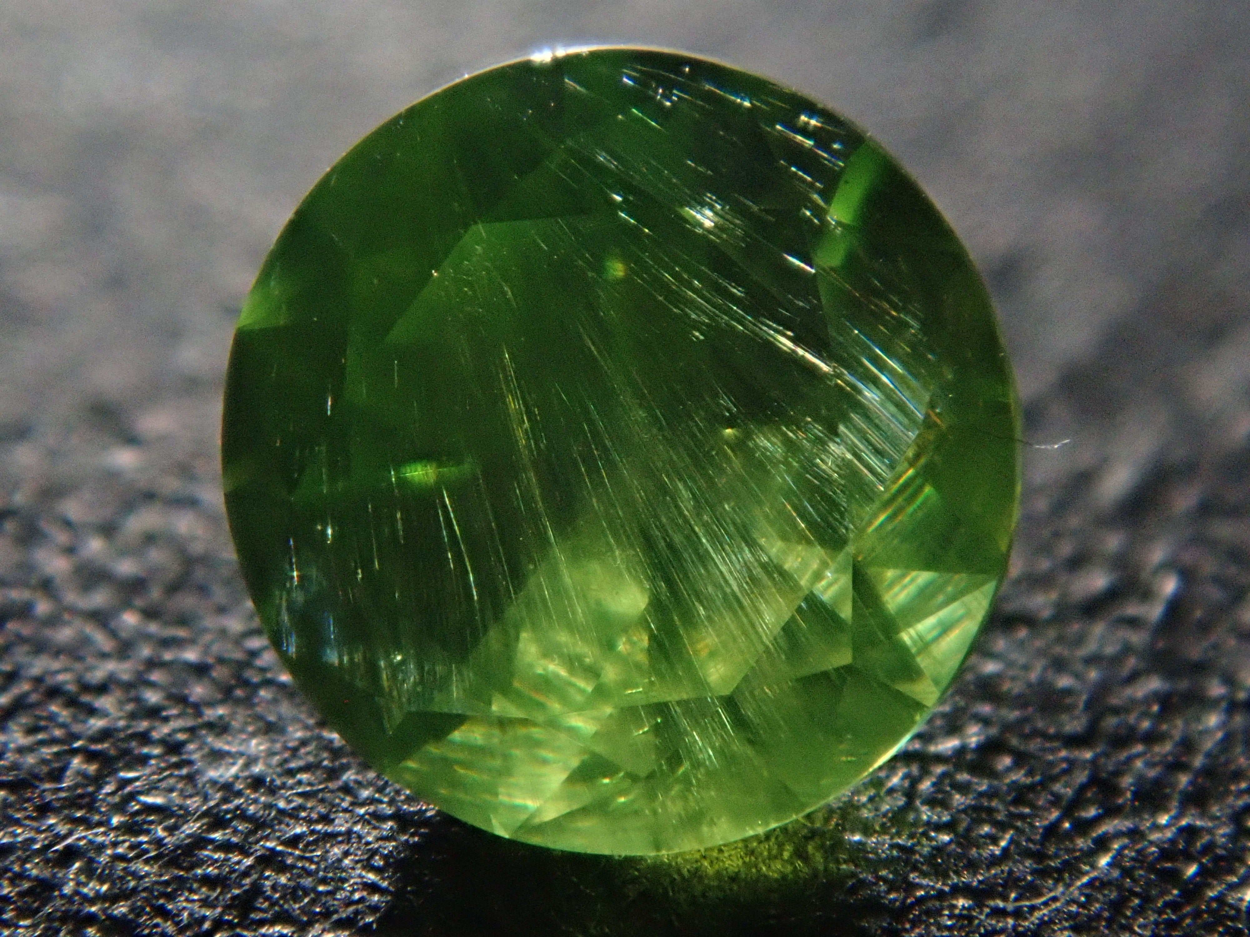 [12557252] 俄羅斯馬尾翠榴石 0.445克拉 散石