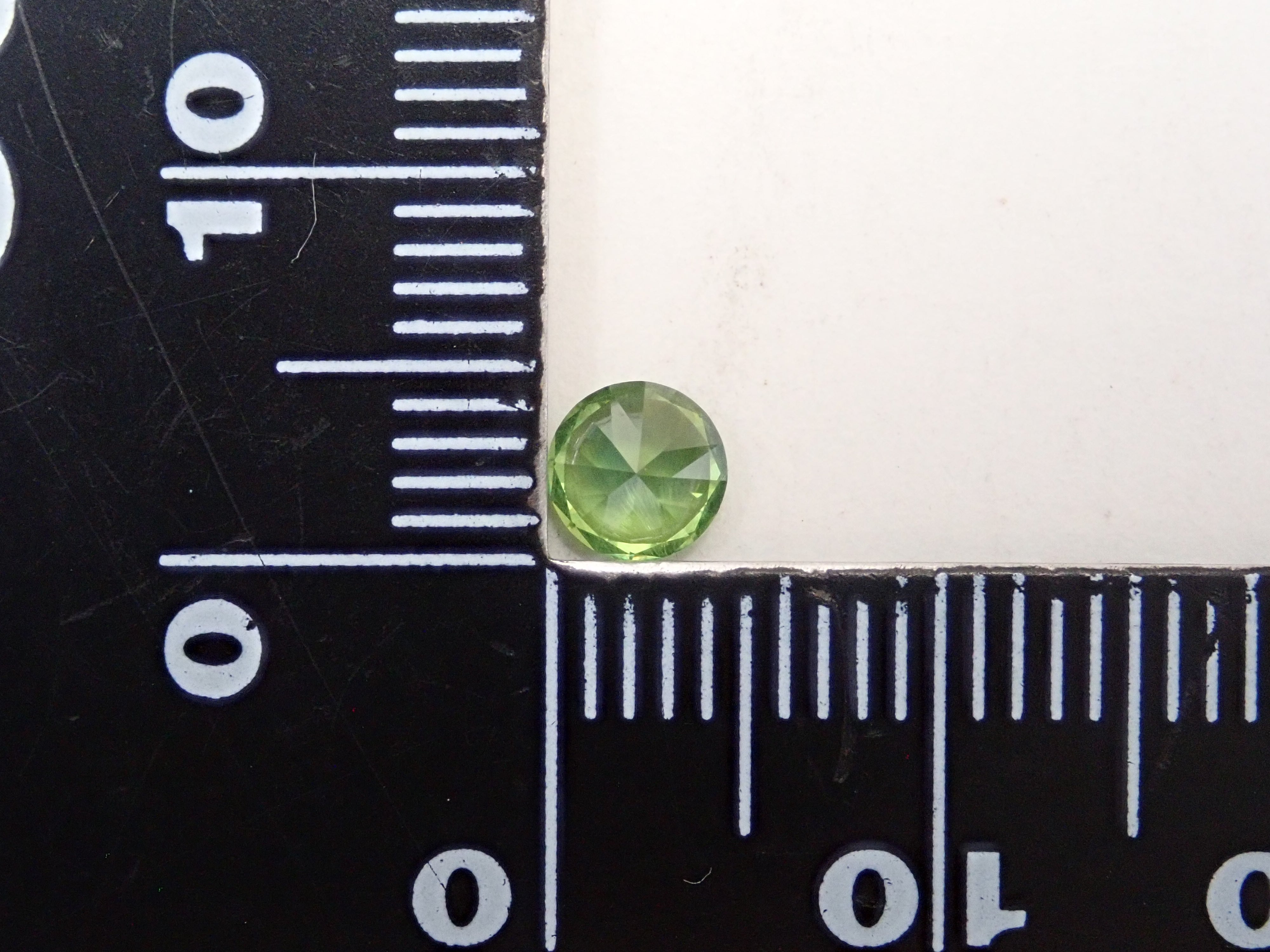 [12557252] 俄羅斯馬尾翠榴石 0.445克拉 散石